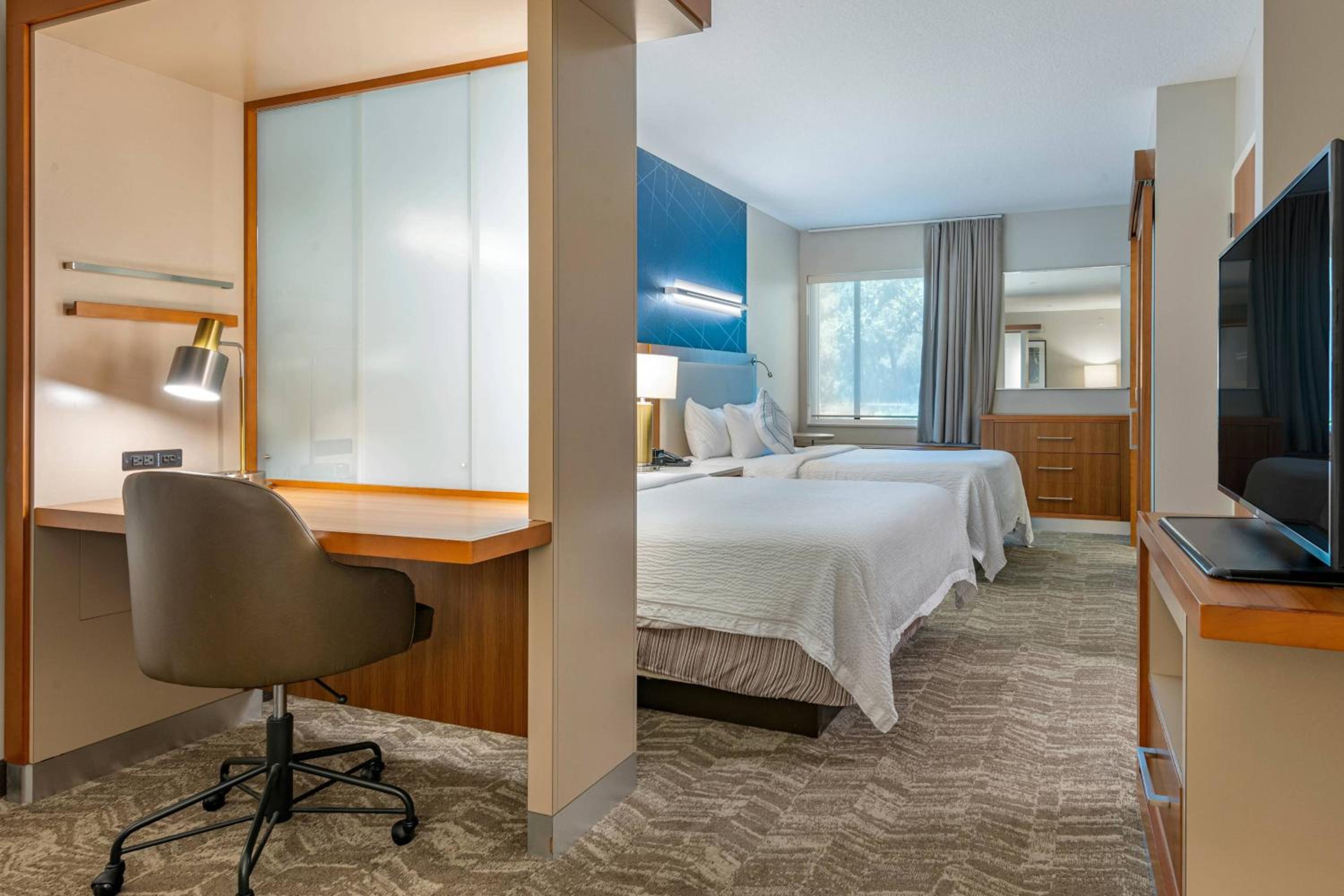 Queen Suite with Two Queen Beds and Trundle Sofa - Photo 8