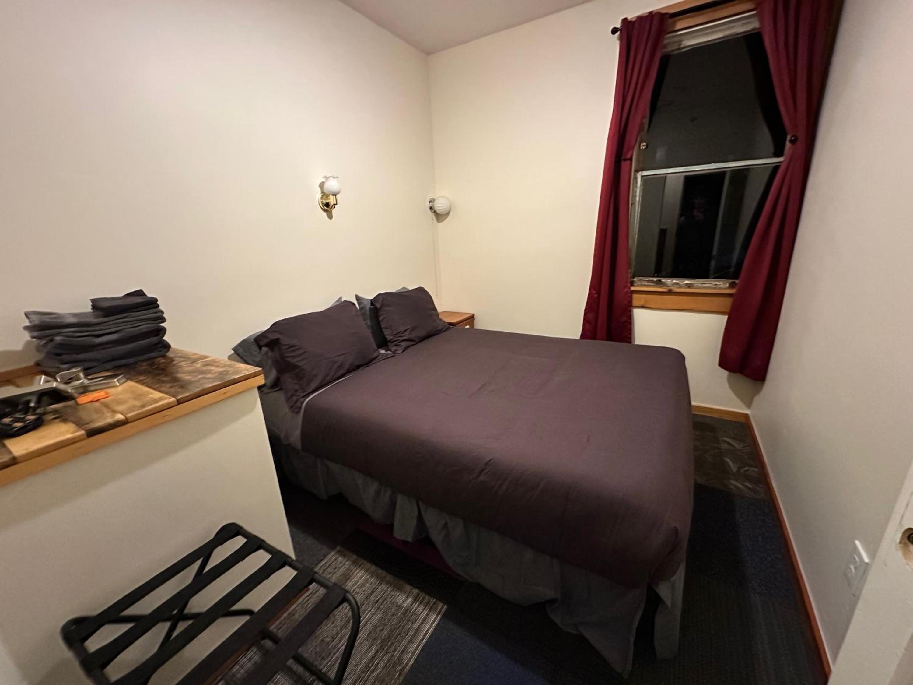 Standard Double Room with Shared Bathroom