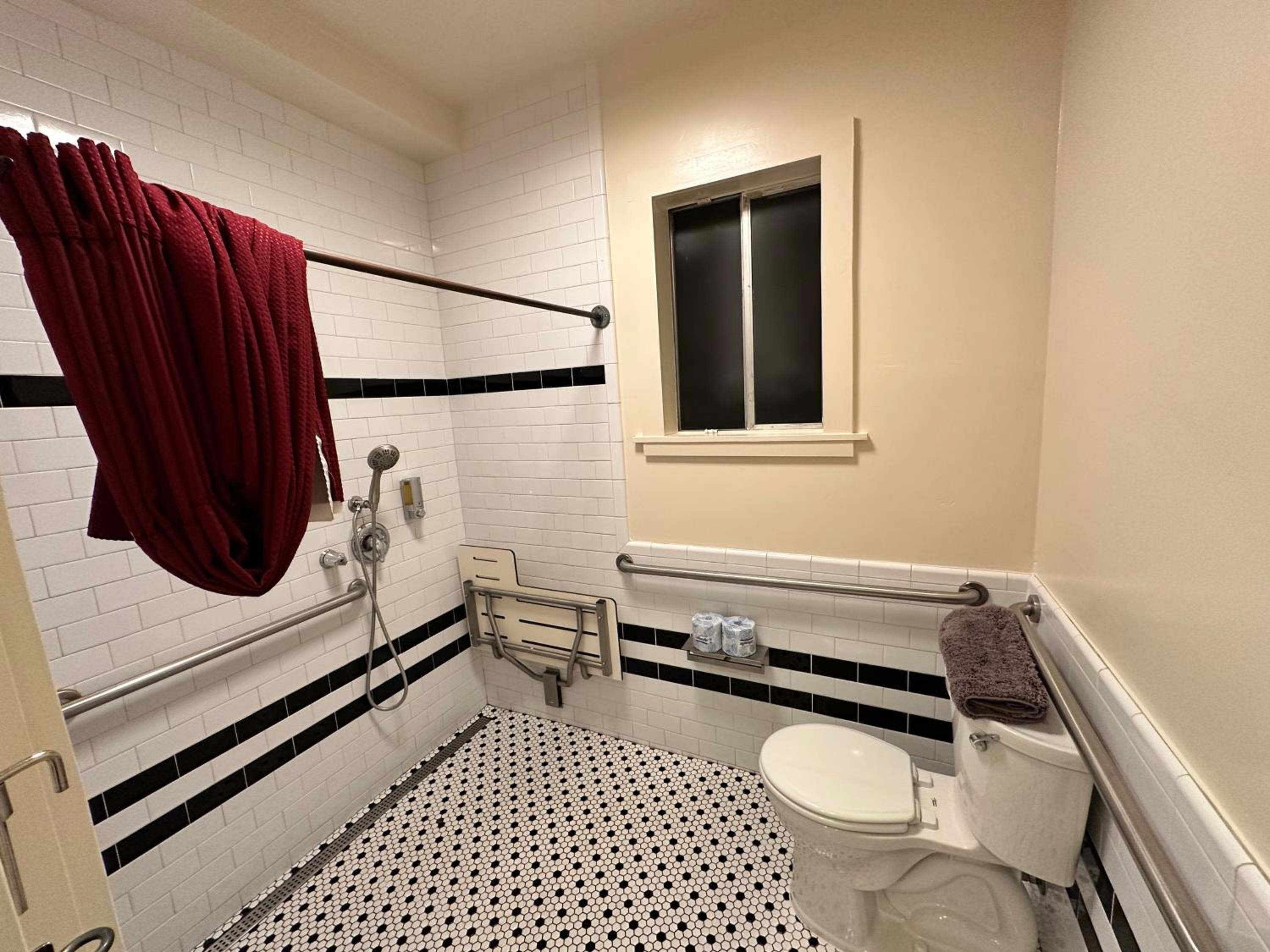 Double Room with Shared Bathroom photo 2