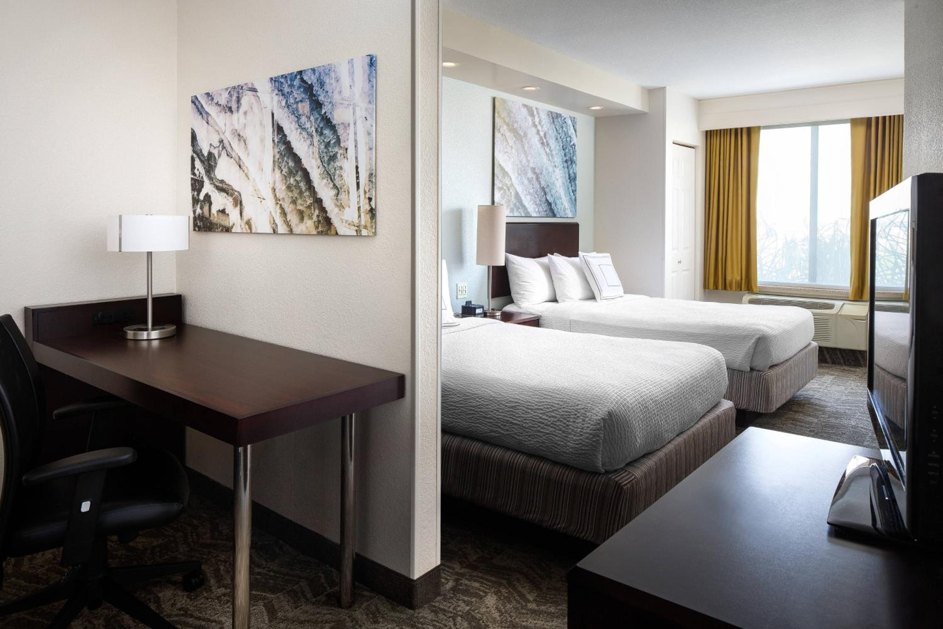 Suite with Two Double Beds and Sofa Bed - Hearing Accessible
