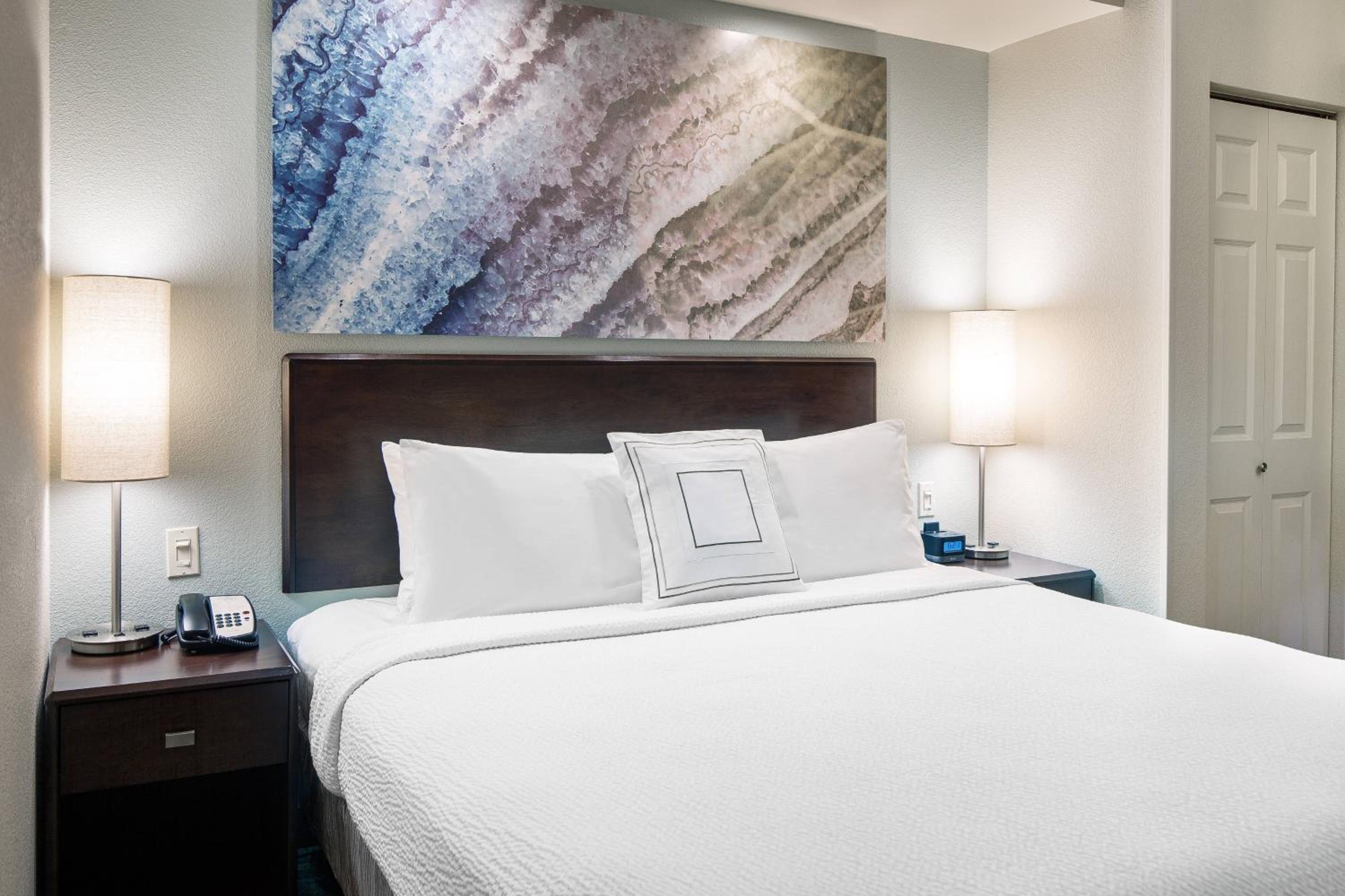 King Suite with Sofa Bed - Hearing Accessible