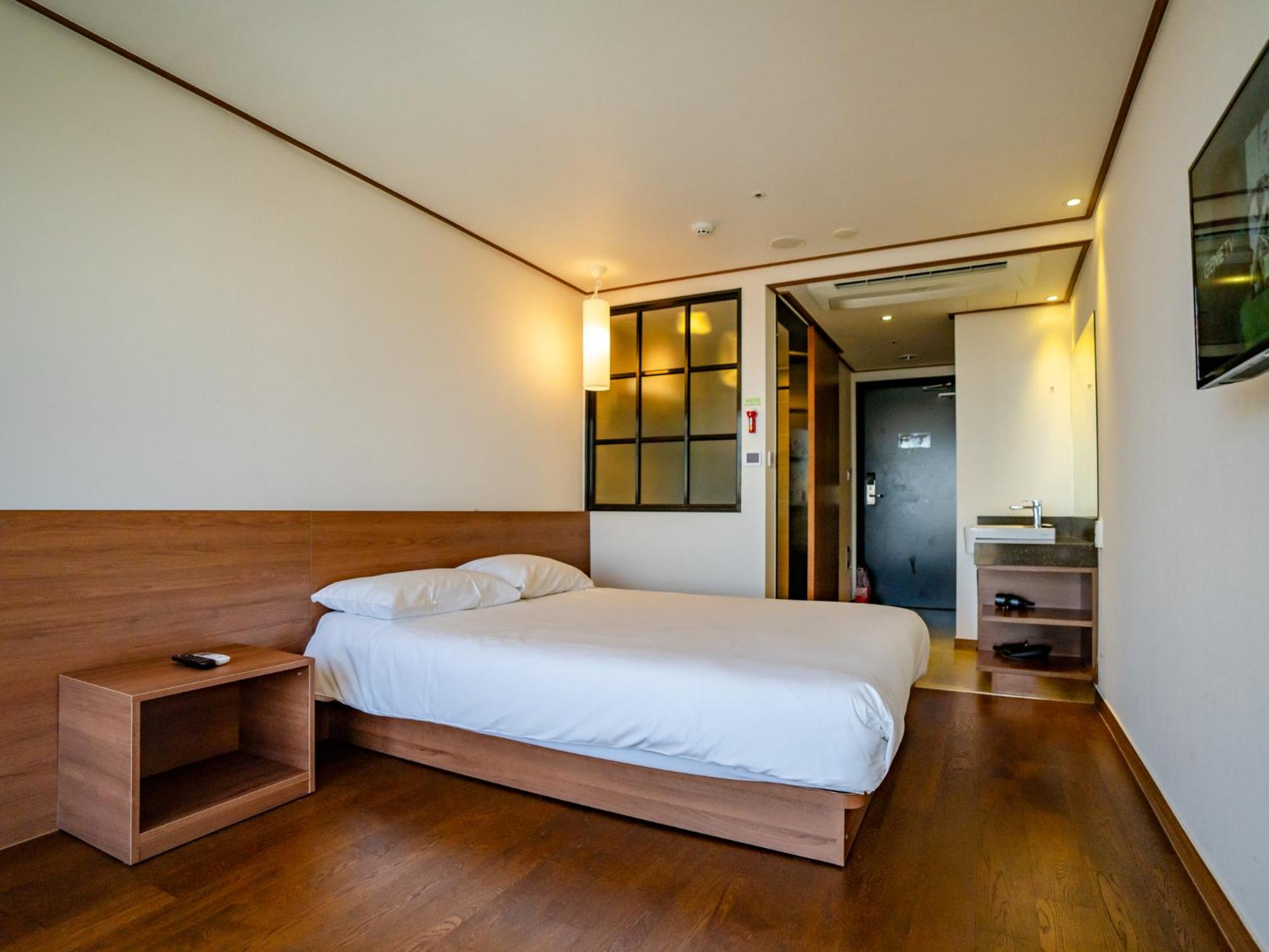 Deluxe Double Room - Photo 7