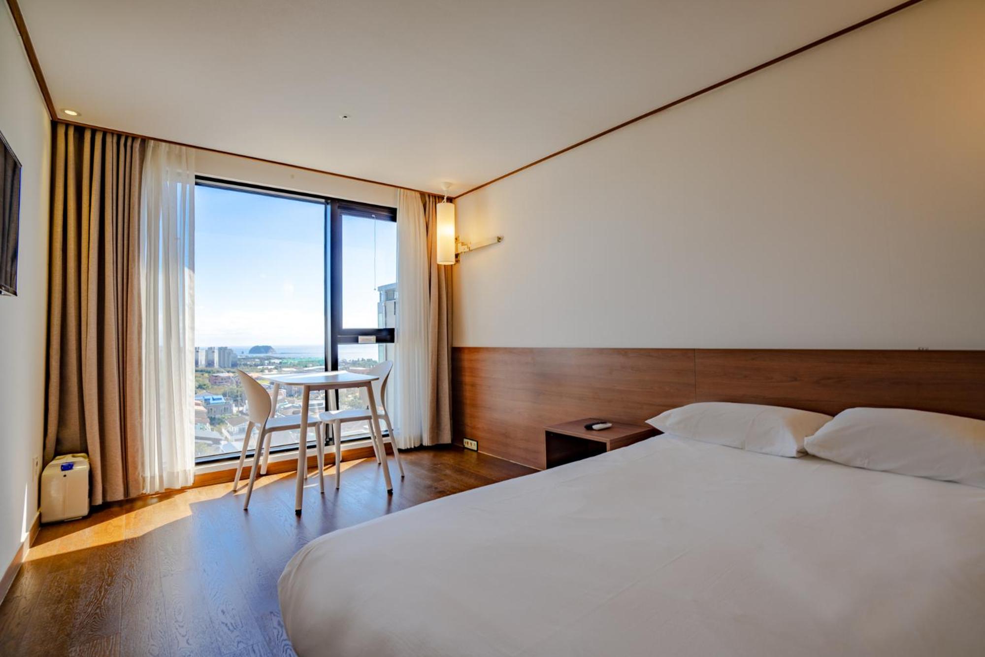 Deluxe Double Room - Photo 8