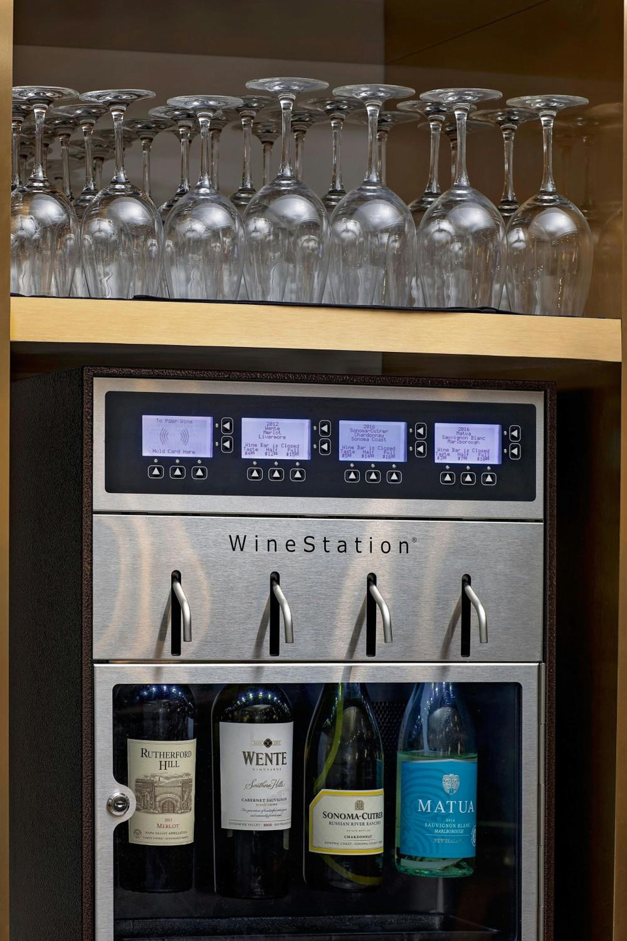 King Room - M Club Lounge/Hearing Accessible - Photo 11