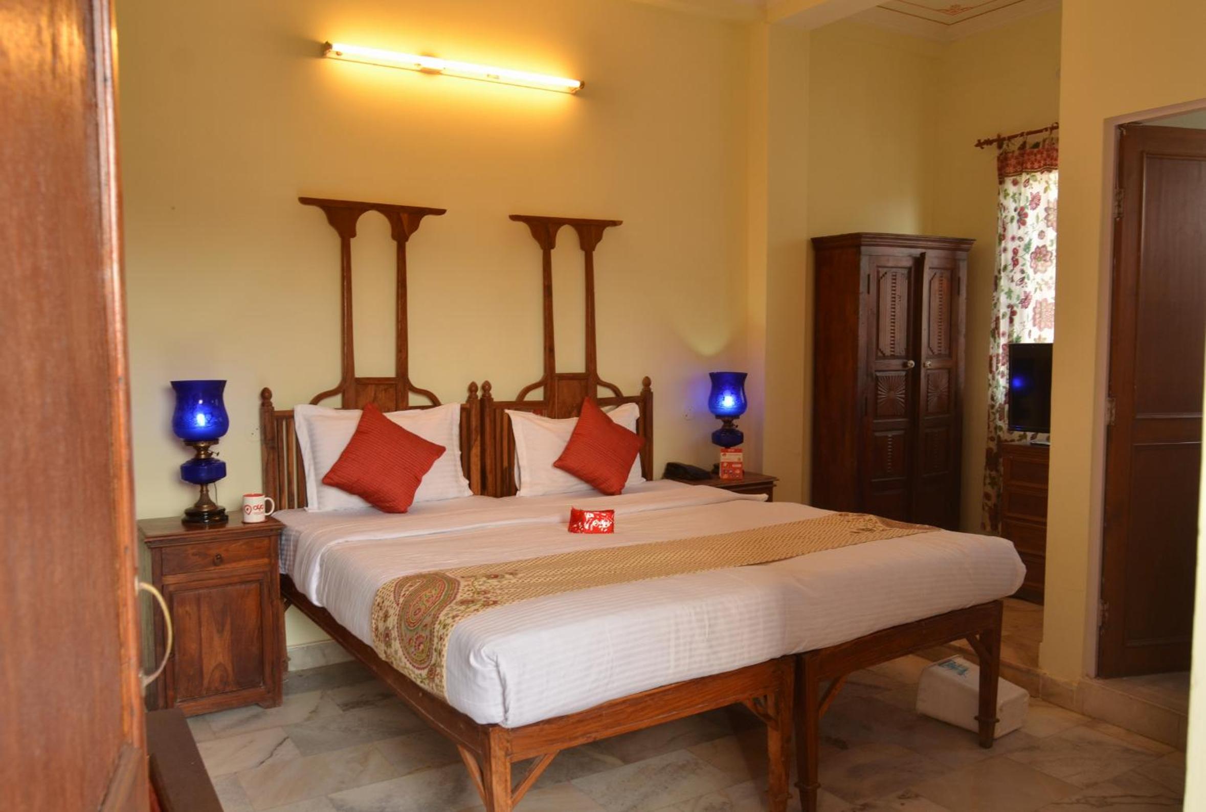 Triple Room with Balcony - Photo 10