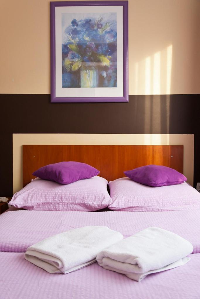 Double or Twin Room - Photo 3