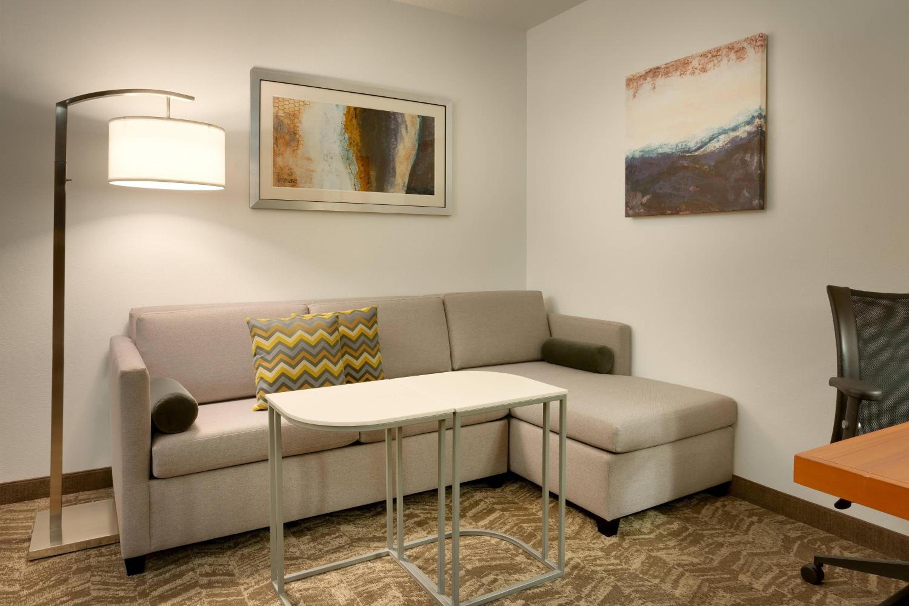 One-Bedroom King Suite with Sofa Bed - Photo 5