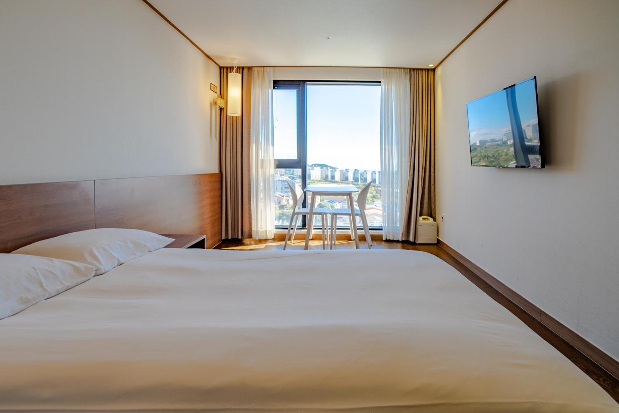 Deluxe Double Room with Sea View - Photo 15