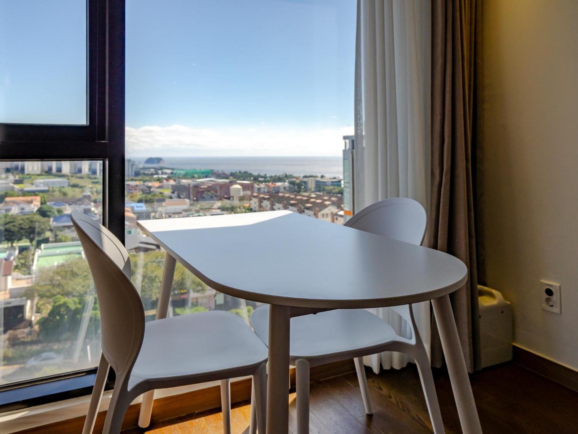 Deluxe Double Room with Sea View - Photo 10