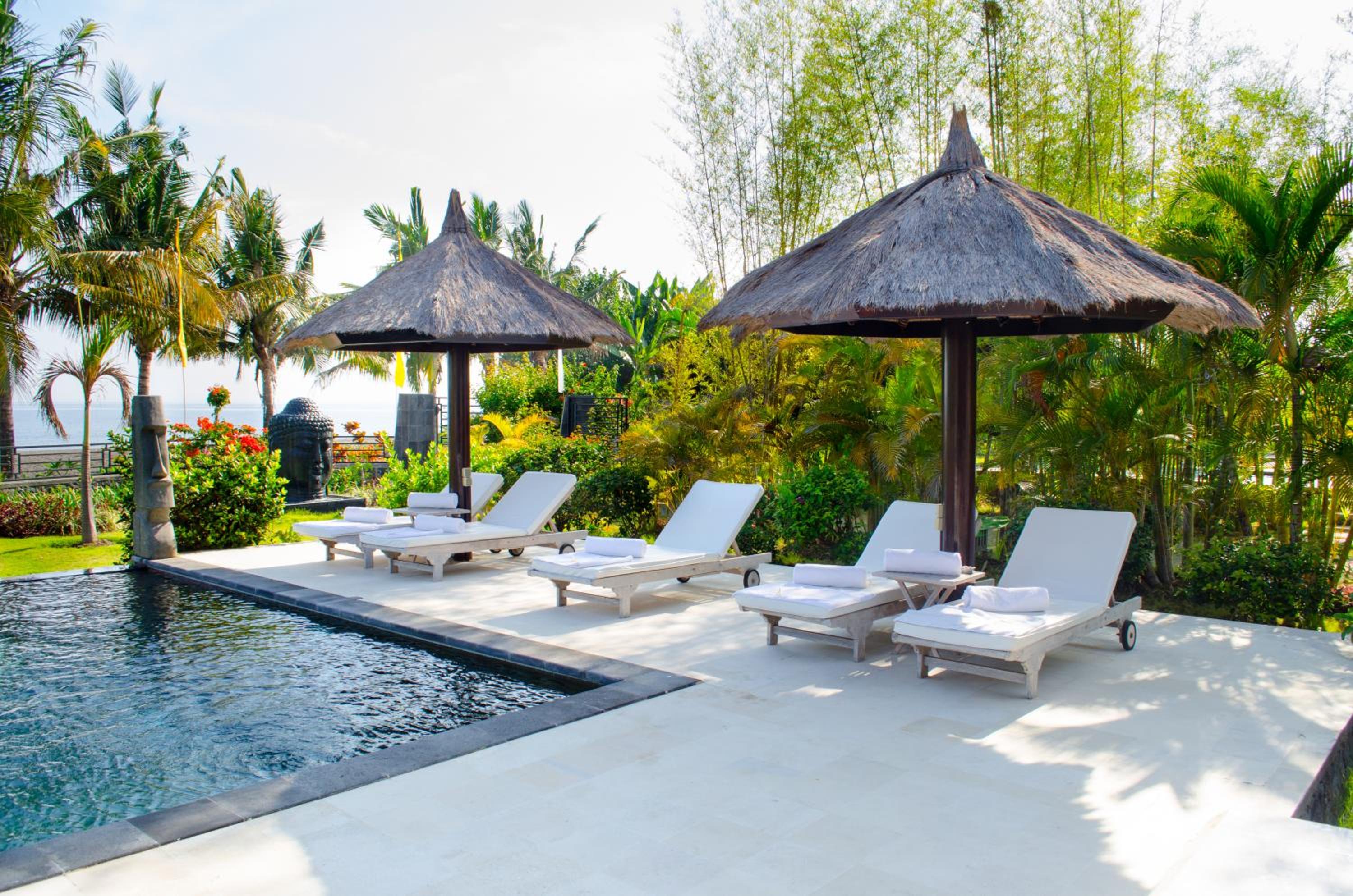 Villa - Beach Front - Photo 18