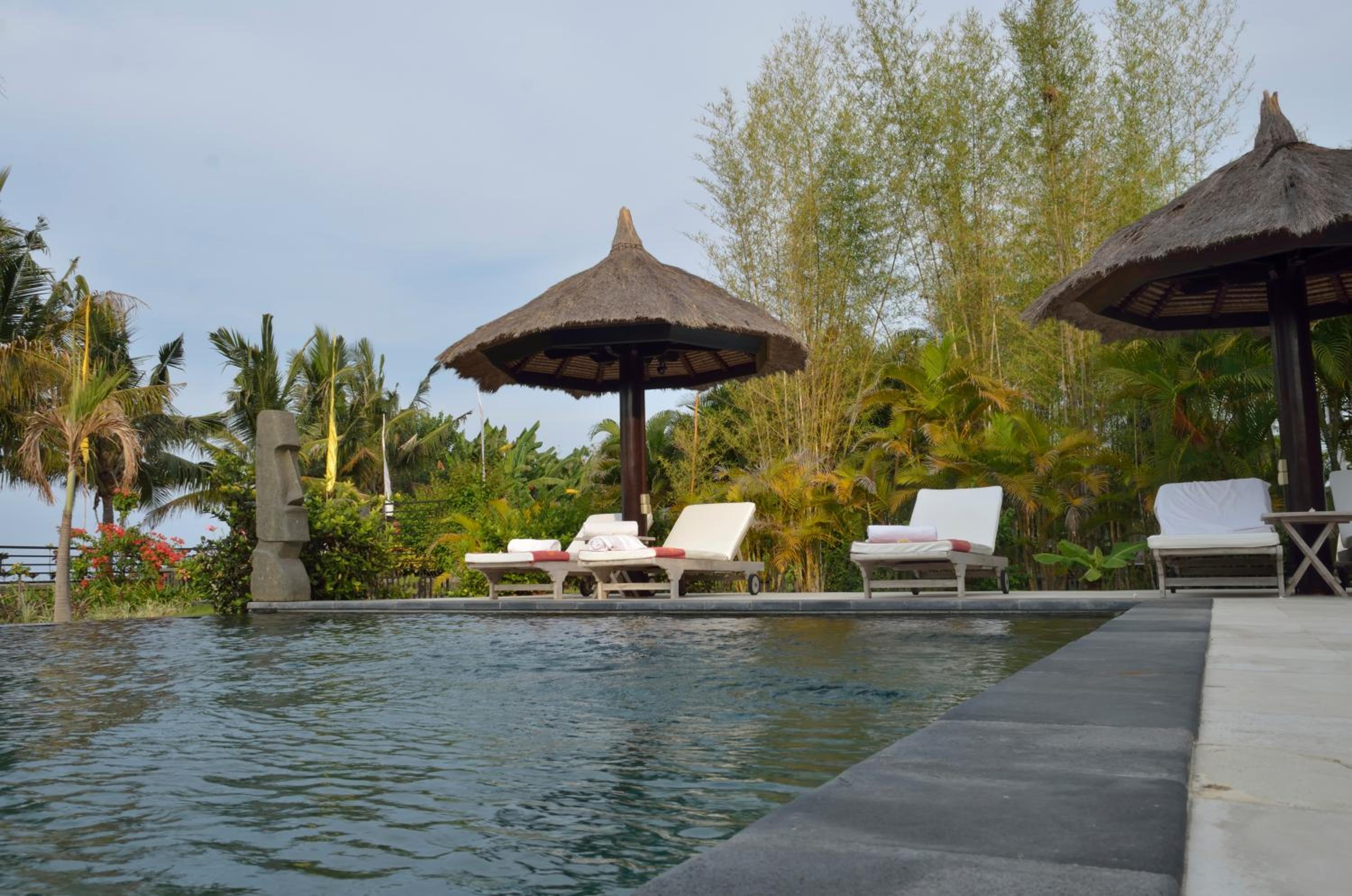 Villa - Beach Front - Photo 14