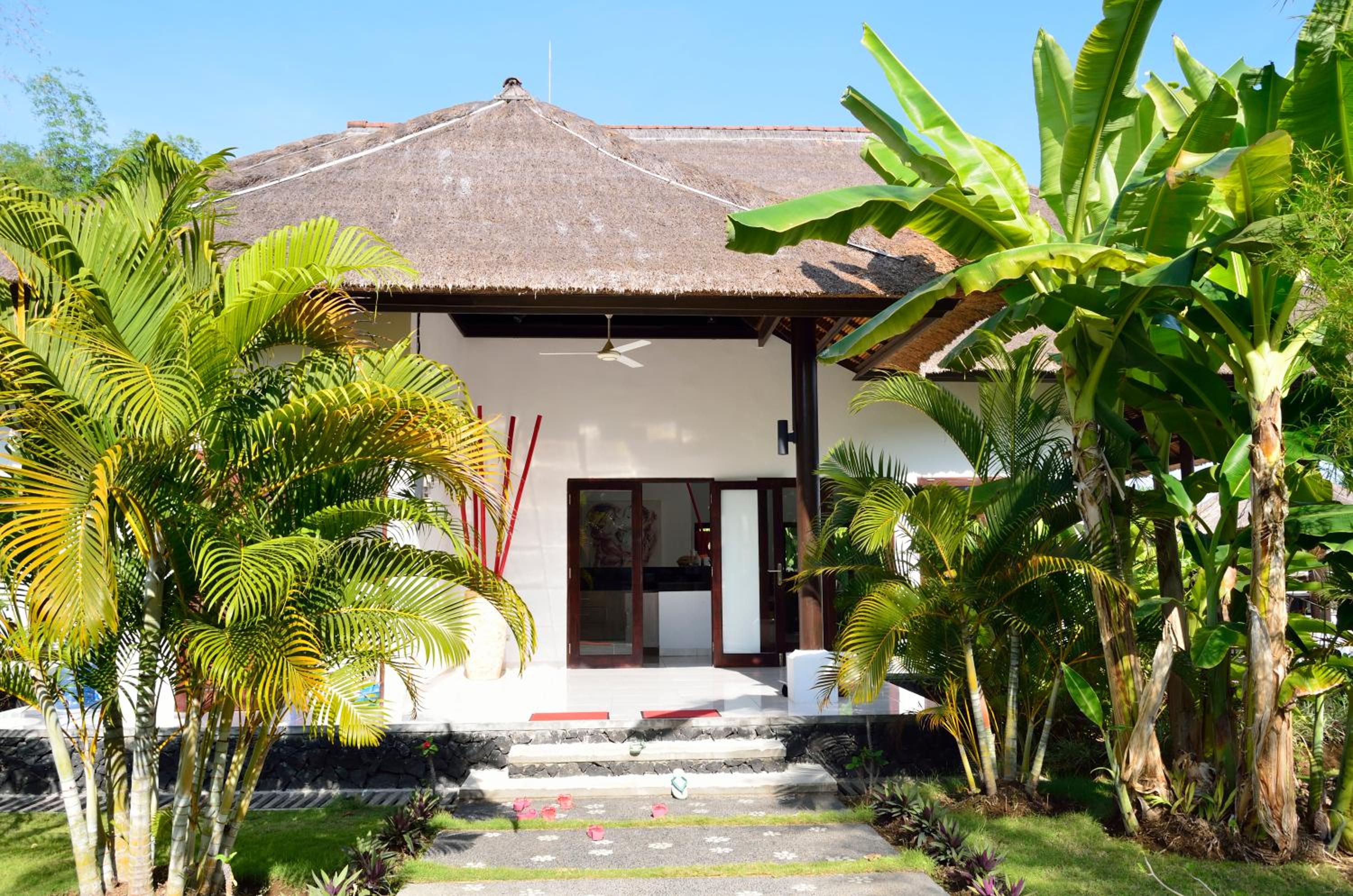 Villa - Beach Front - Photo 12