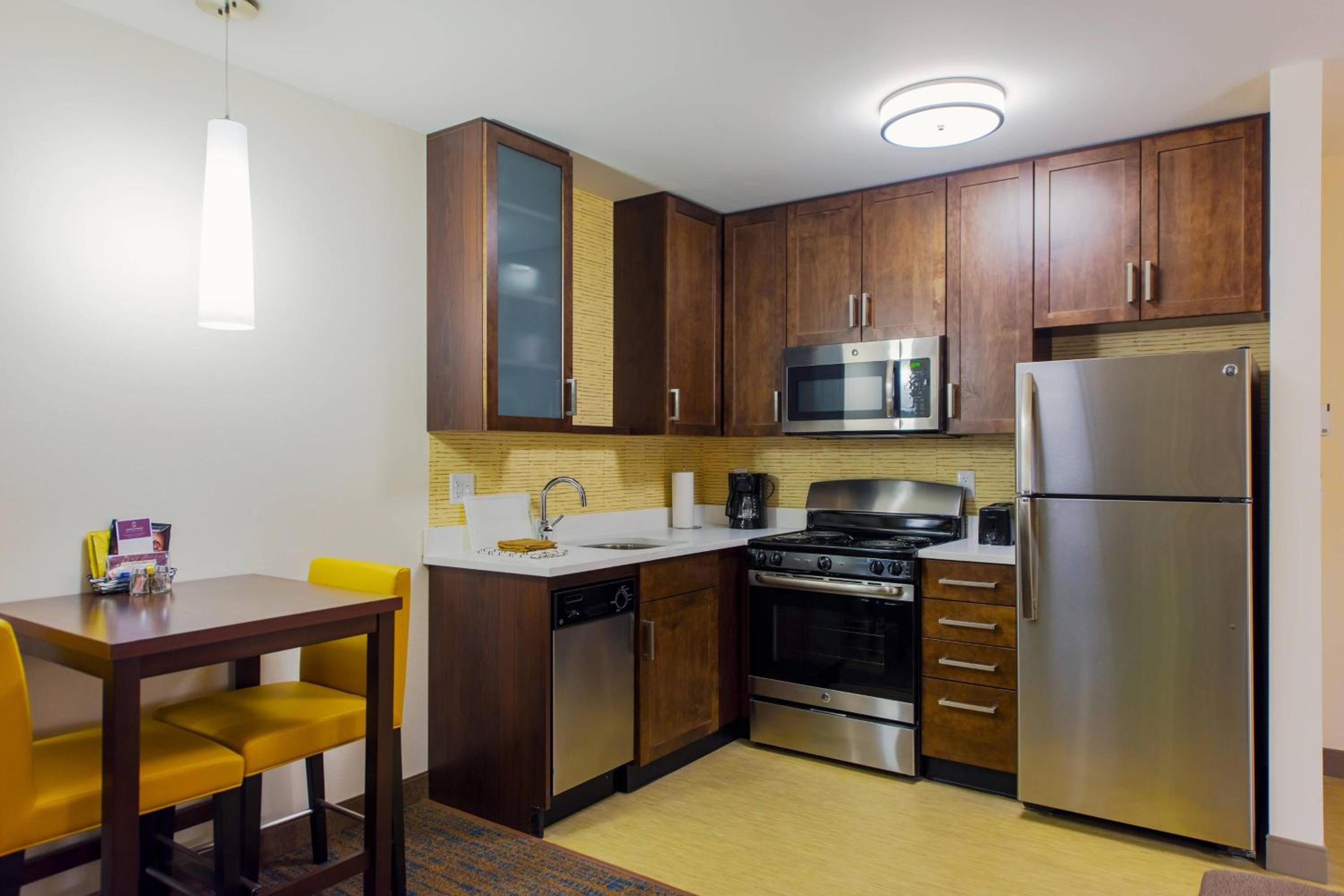 One-Bedroom King Suite with Sofa Bed - Hearing Accessible photo 3