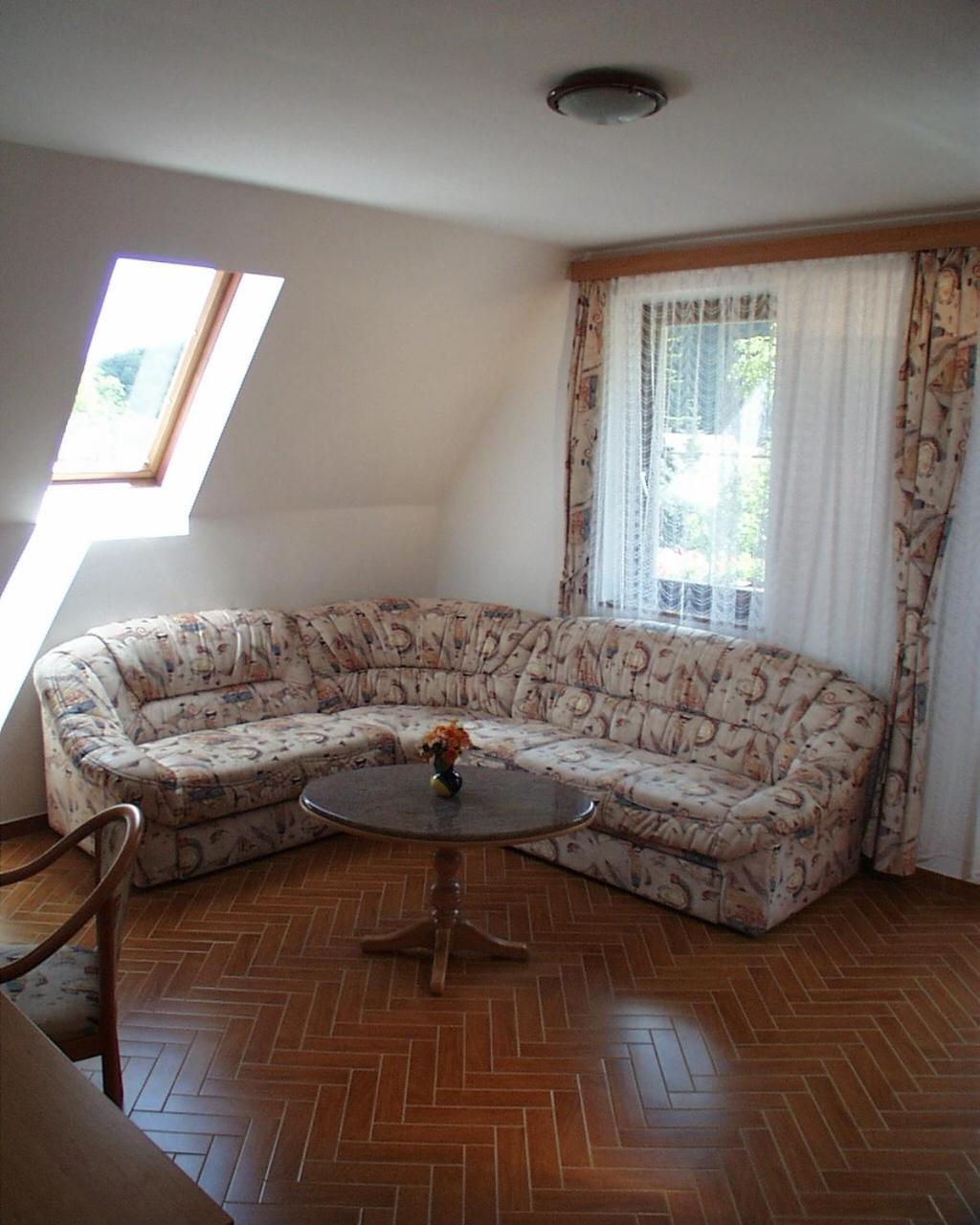 Suite - Photo 3