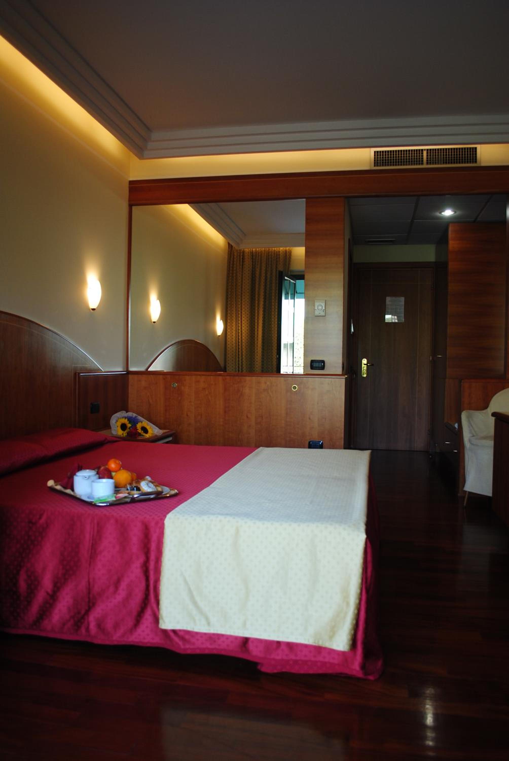Double Room - Photo 3