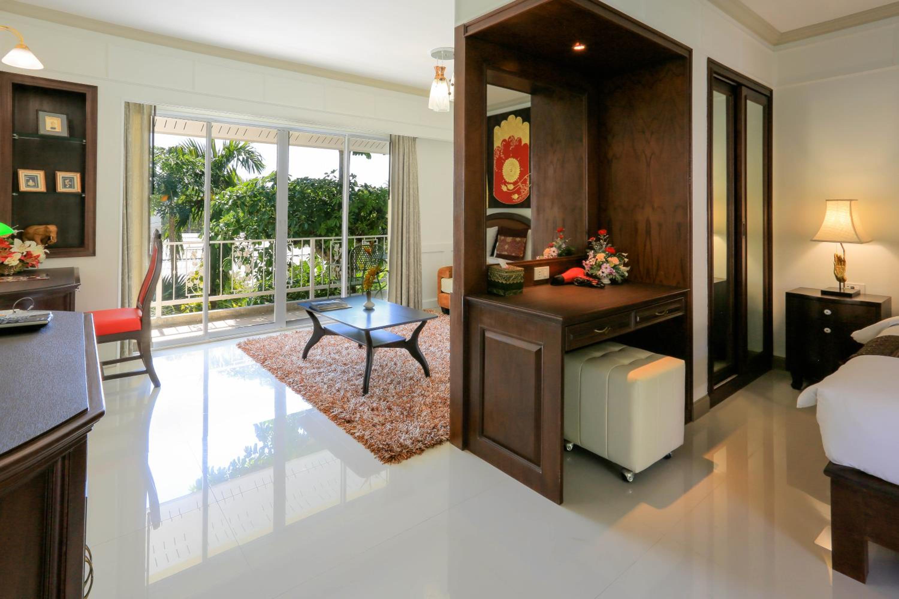 One-Bedroom Suite photo 3
