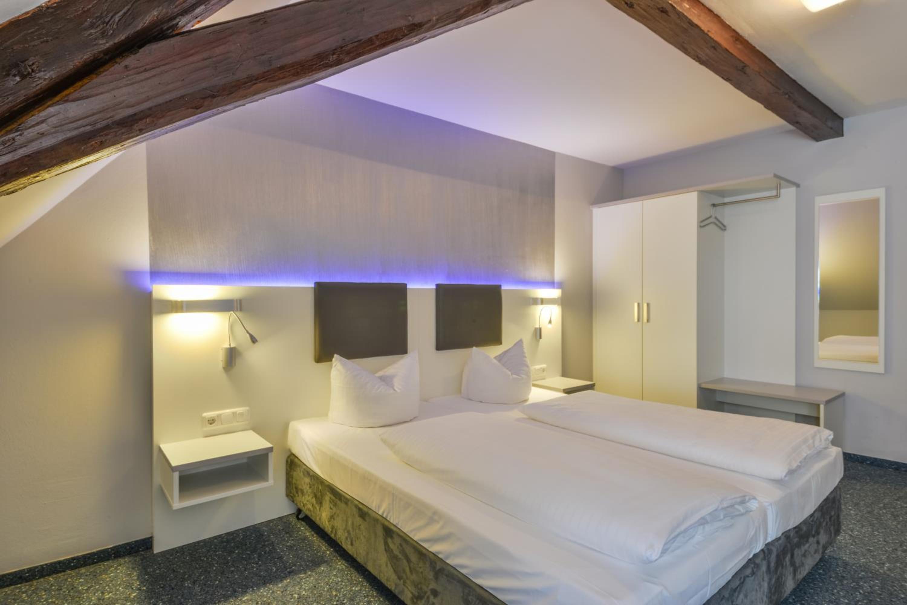 Double Room - Photo 3