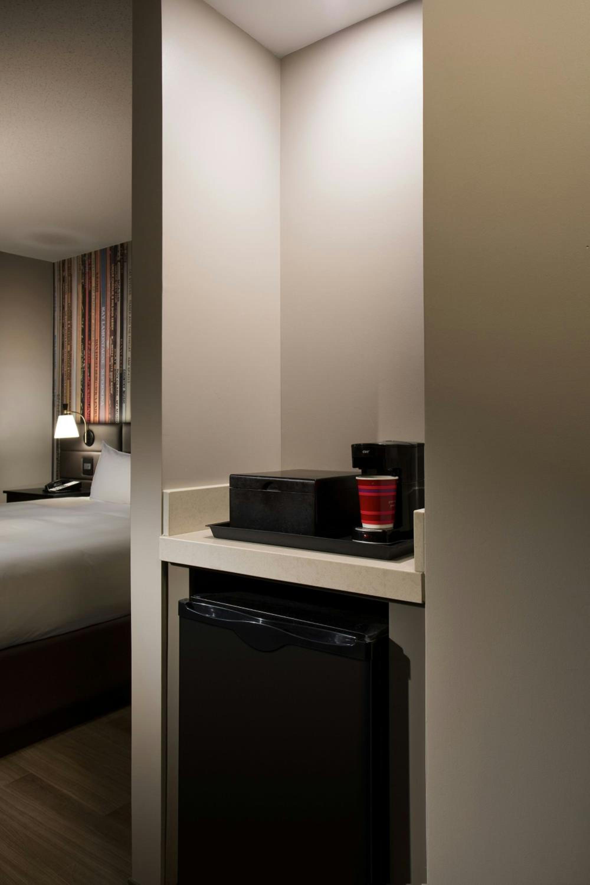 King Room with Club Lounge Access - Hearing Accessible/High Floor