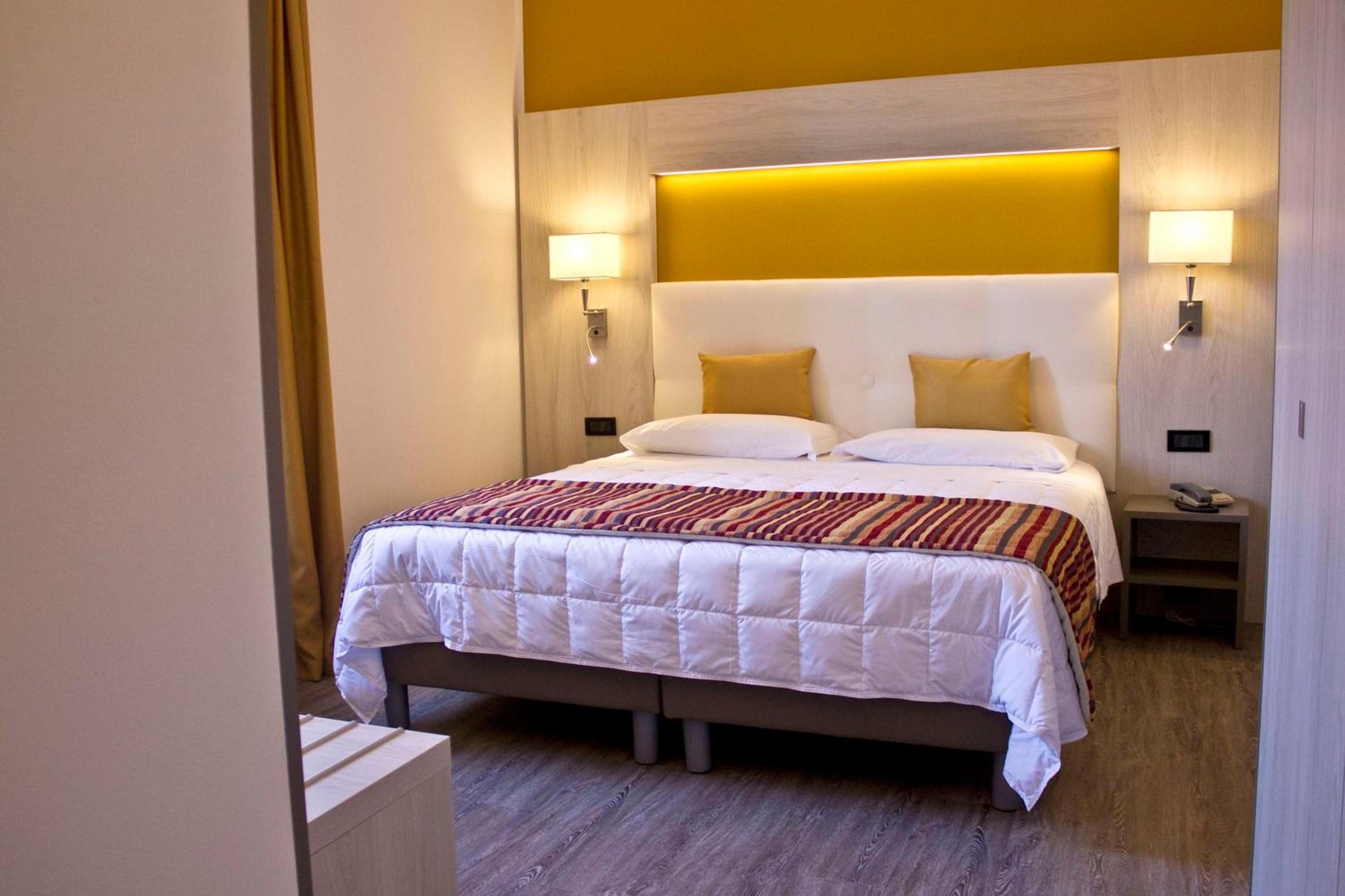 Deluxe Double Room photo 2