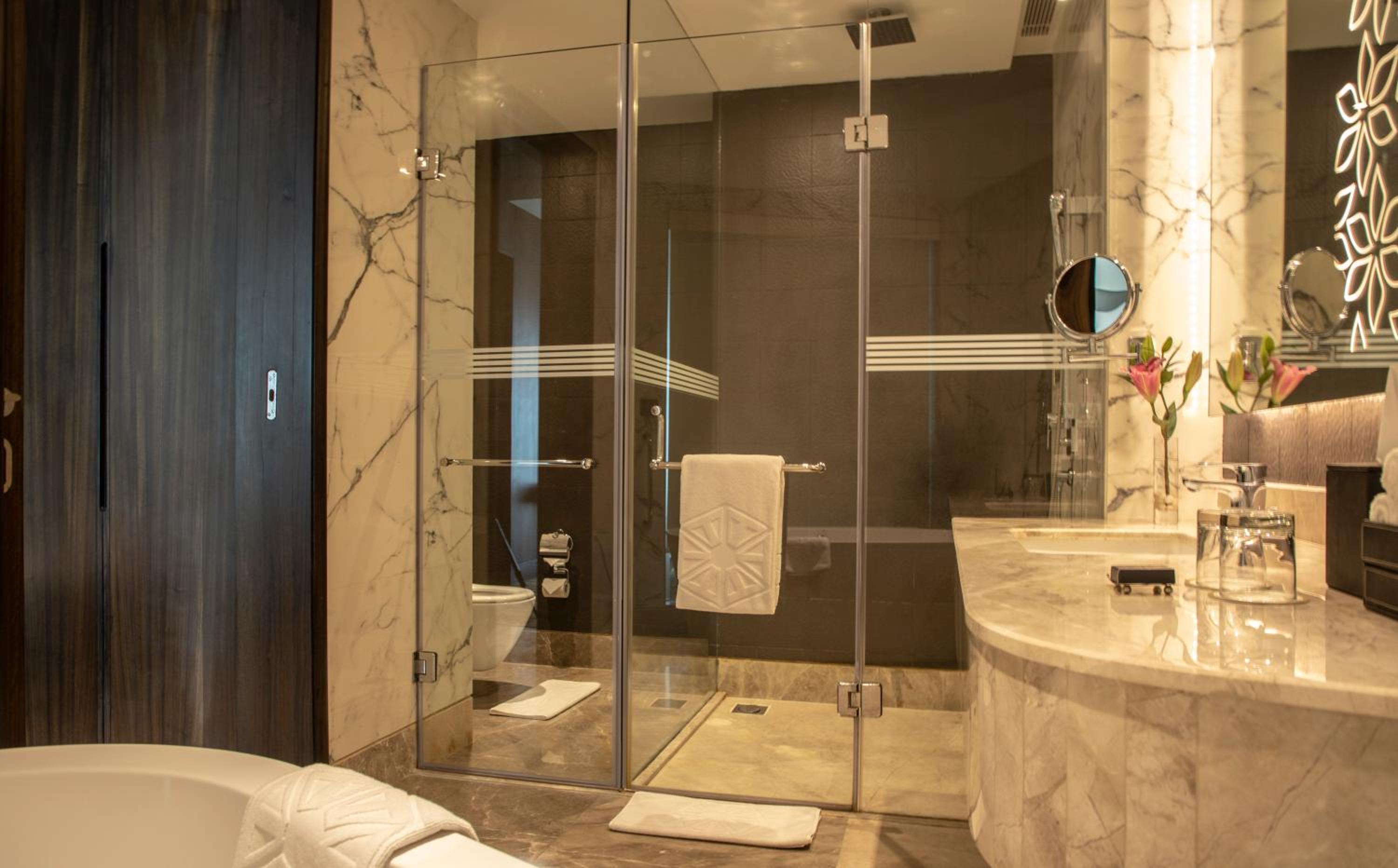 Luxury Suite with 15% discount on food, beverages, laundry and spa - Photo 4