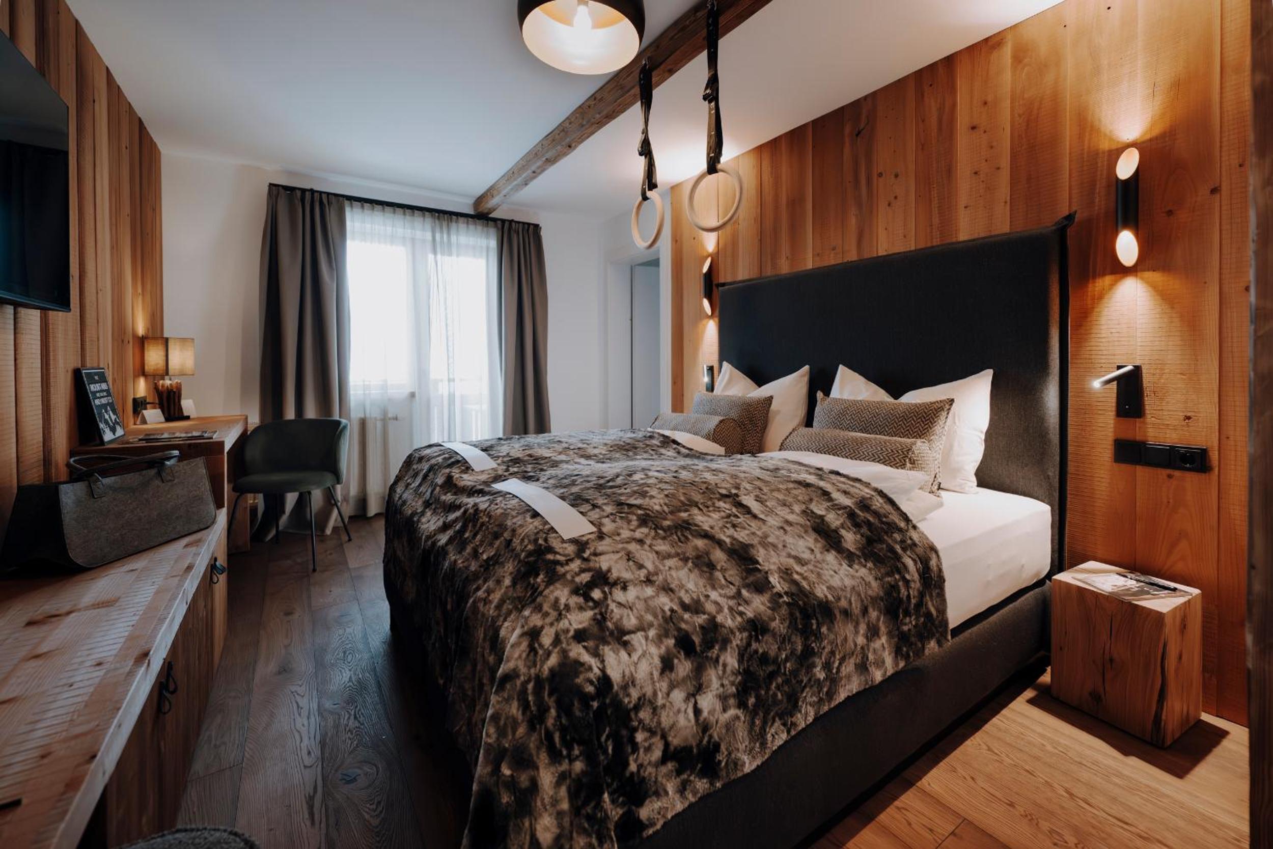 Deluxe Double Room with Balcony photo 2