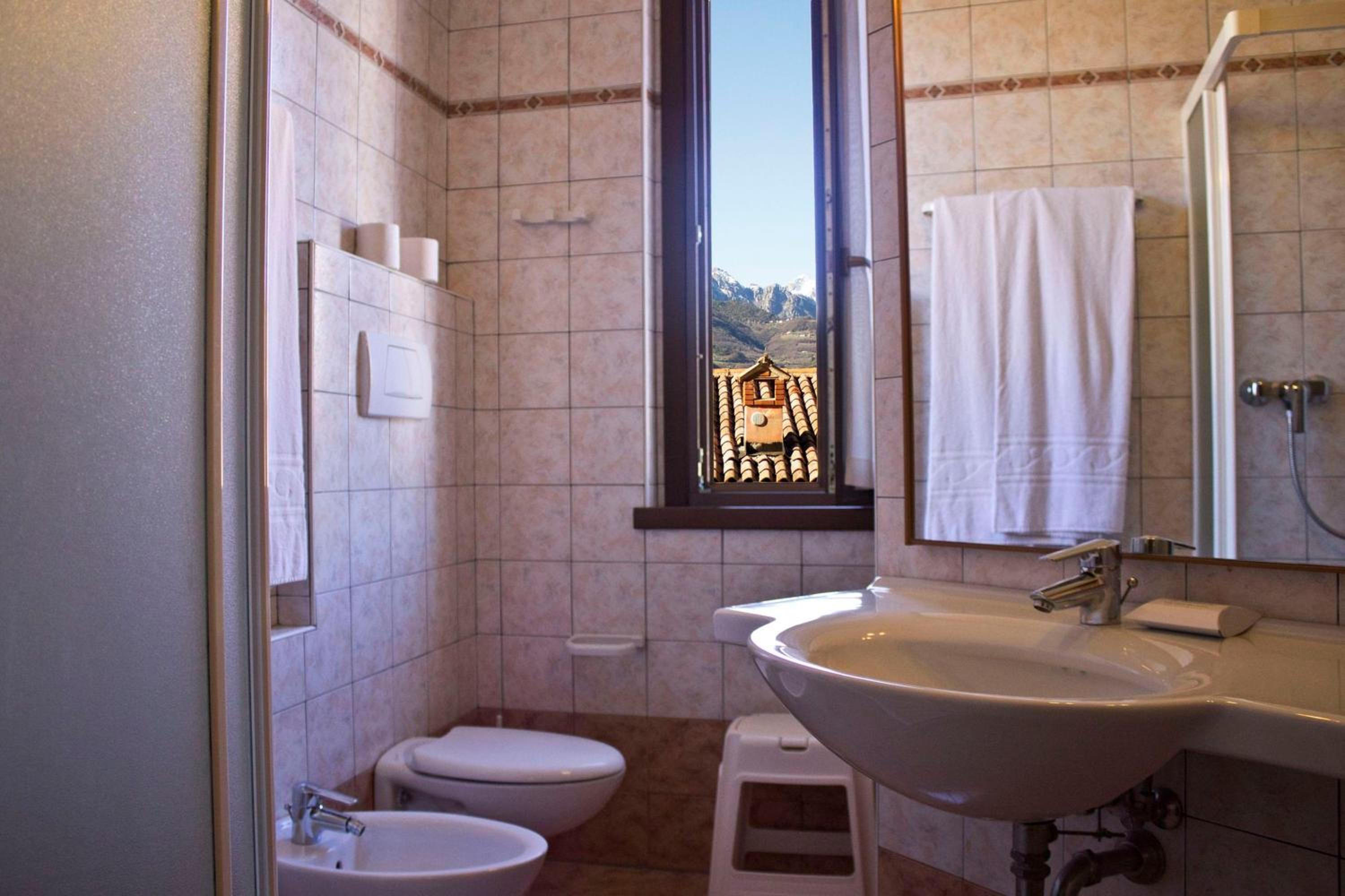 Deluxe Triple Room with Balcony photo 3