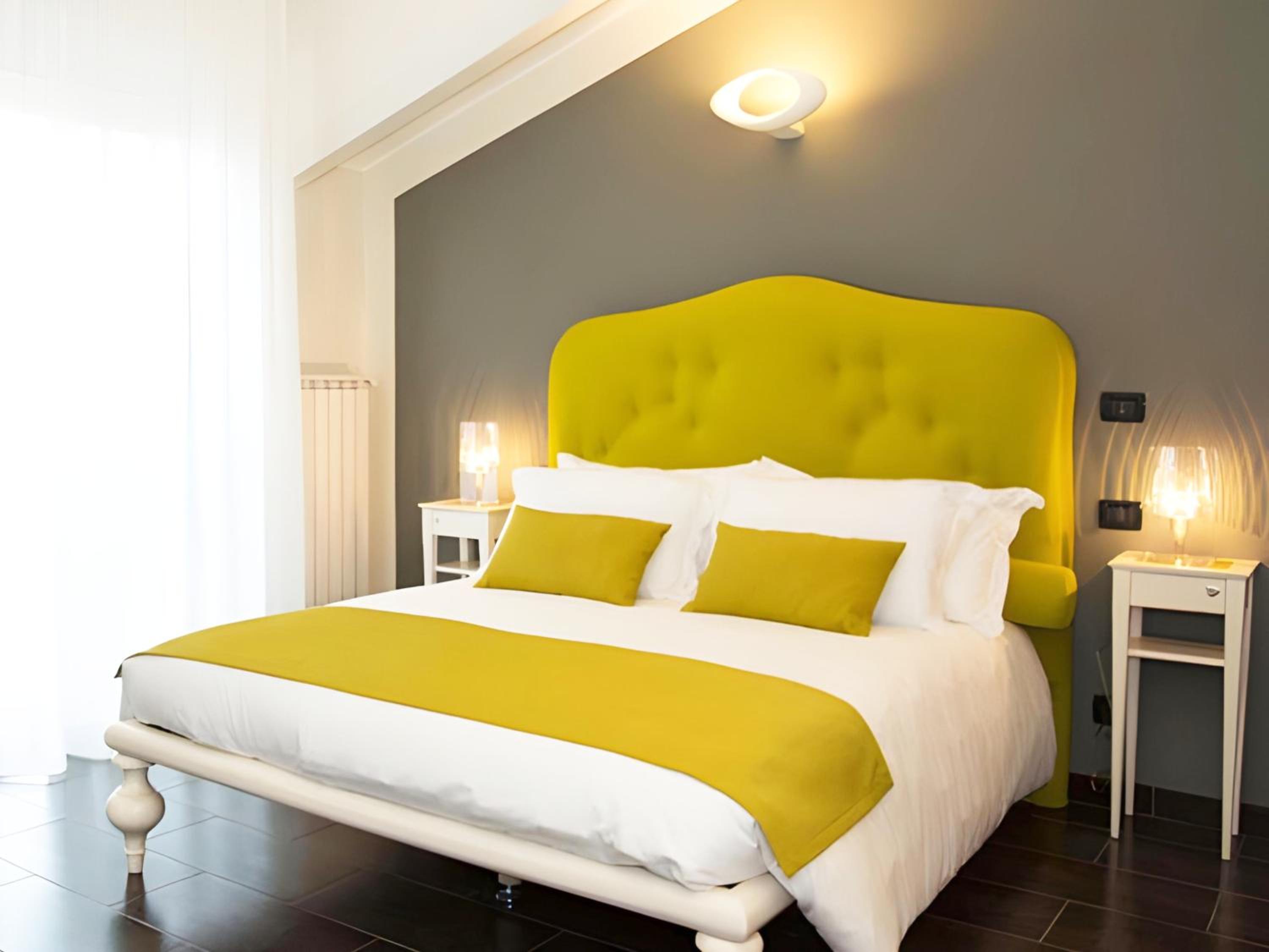 Deluxe Double Room with Balcony - Photo 1