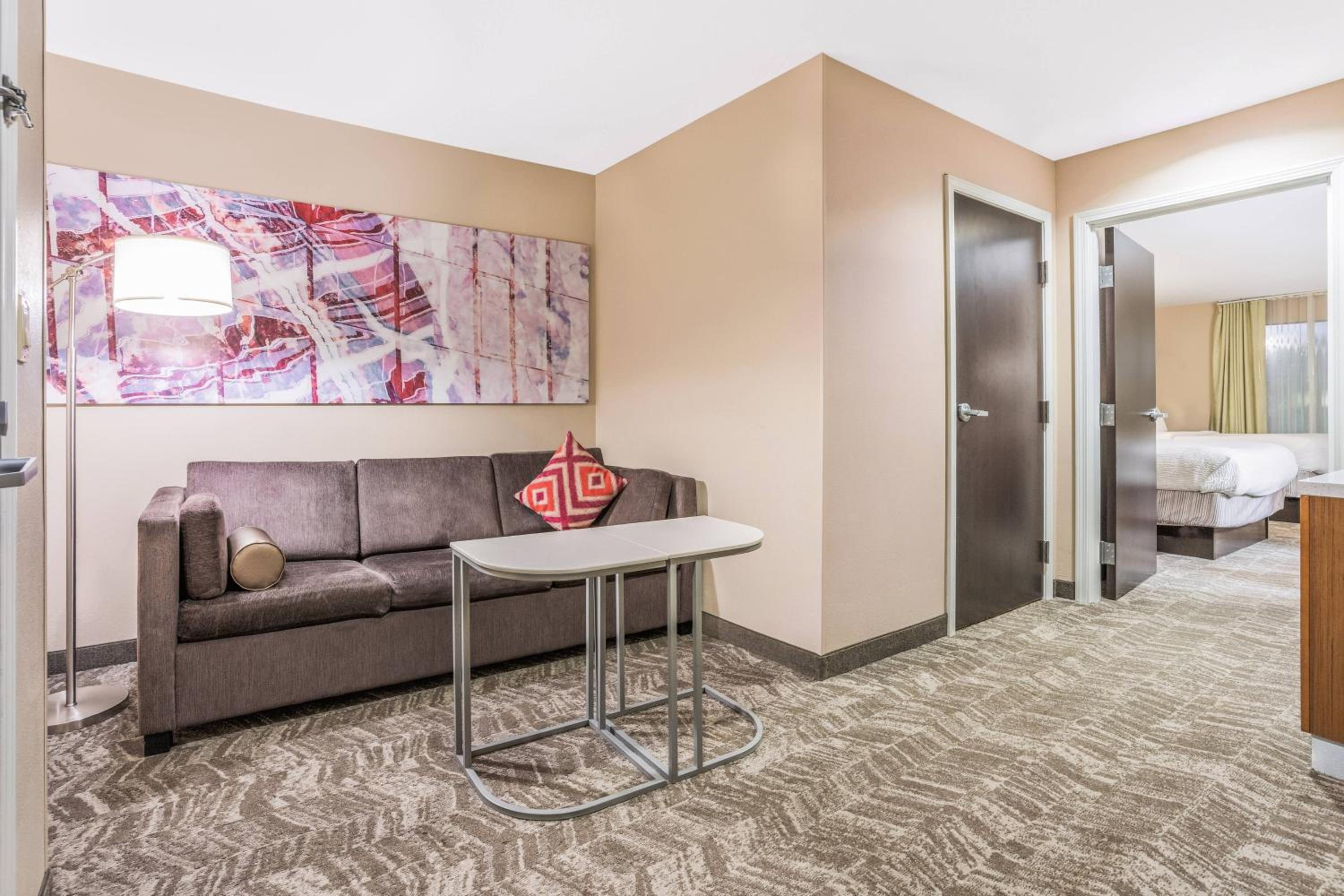 One Bedroom King Suite with Sofa Bed - Photo 4