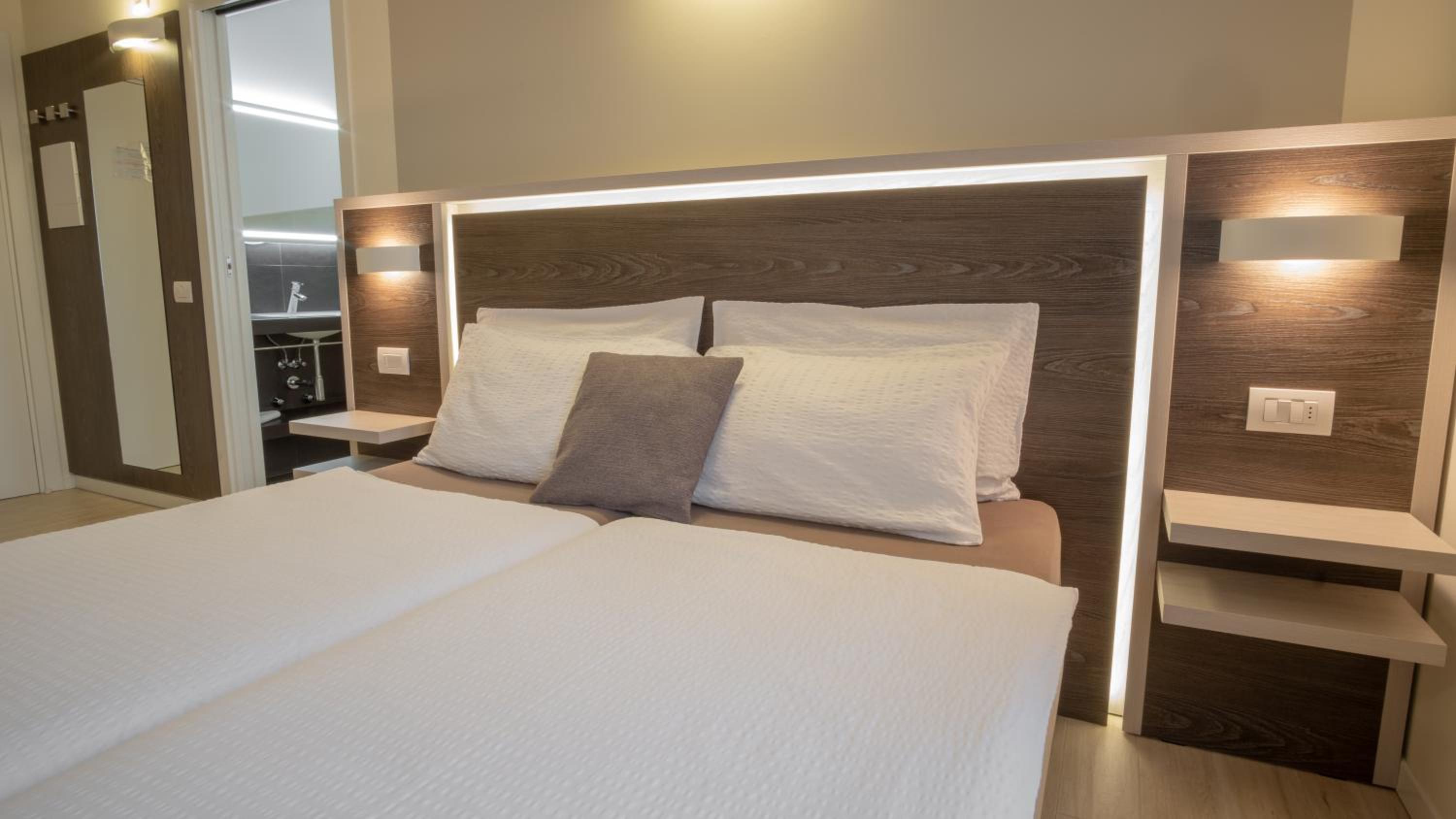 Superior Double or Twin Room photo 2