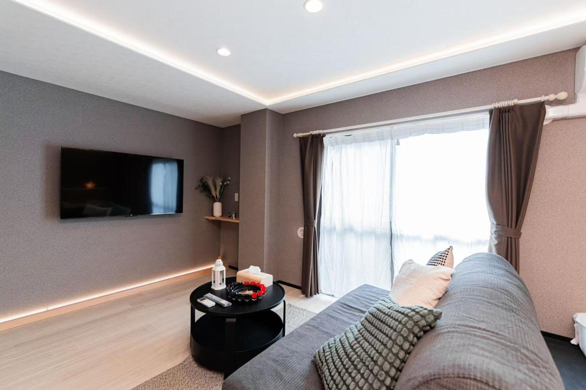 One-Bedroom Apartment with View photo 1
