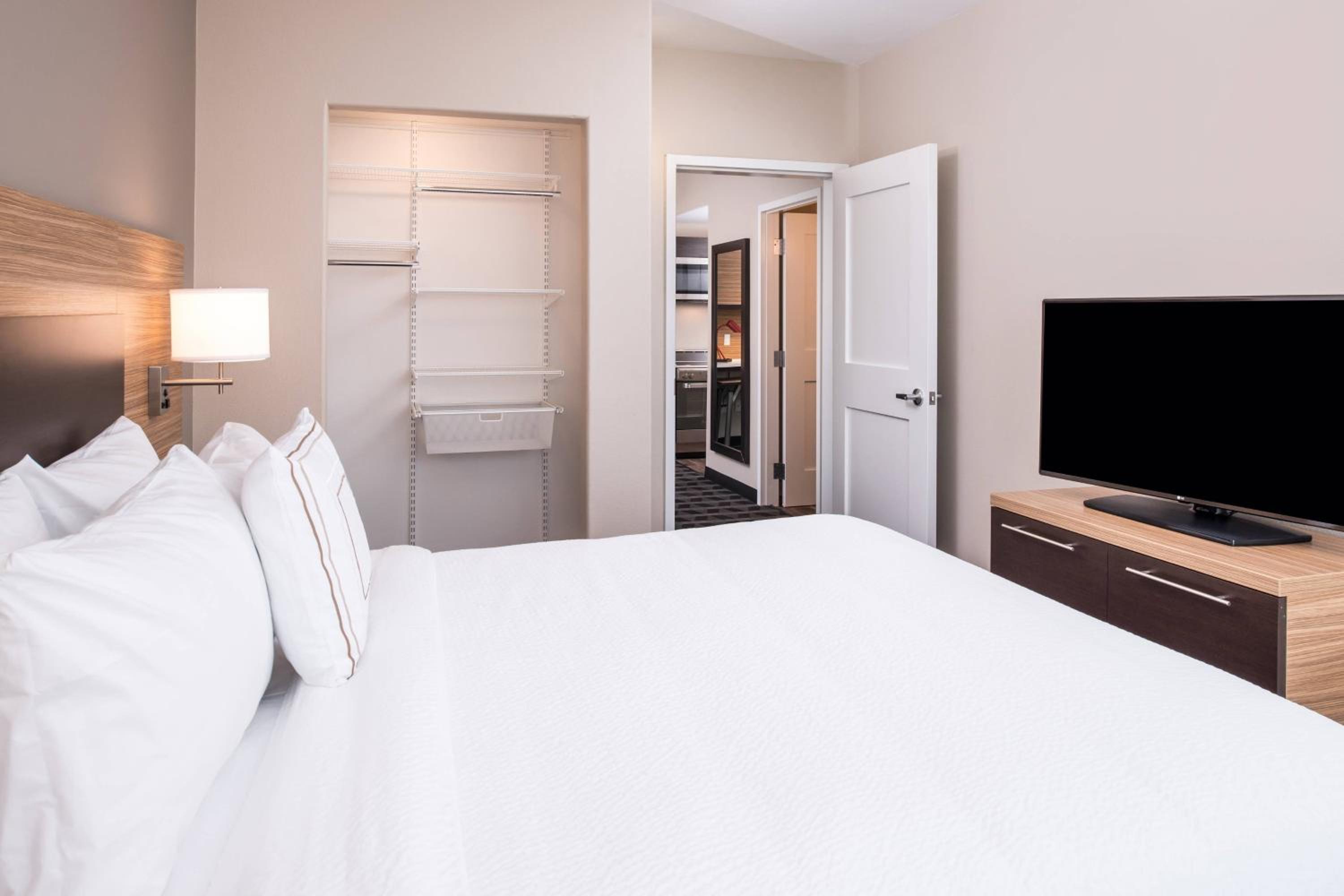 One-Bedroom King Suite with Sofa Bed and Roll-in Shower - Mobility Accessible photo 1