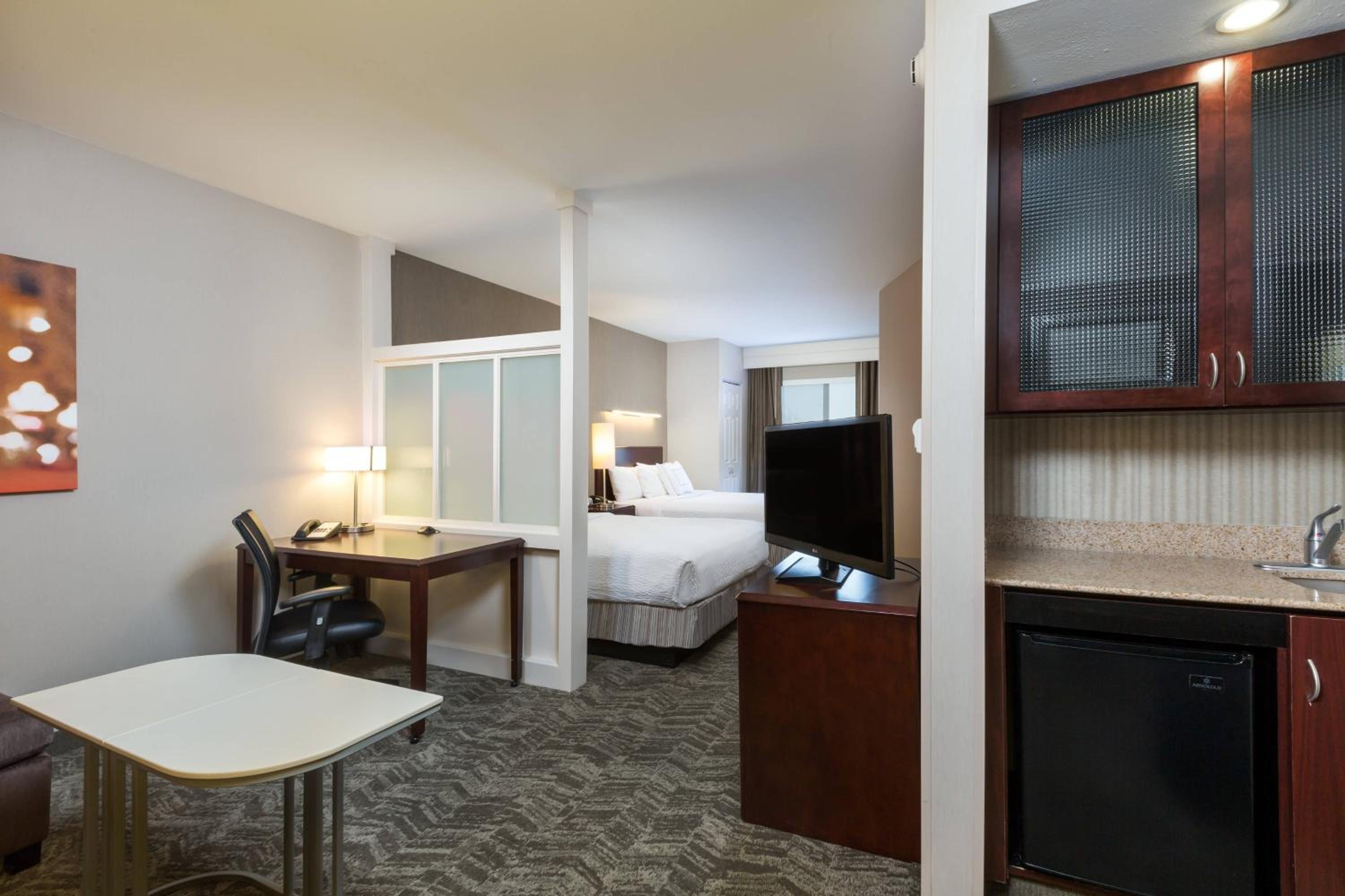 Queen Suite with Two Queen Beds and Sofa Bed - Photo 1