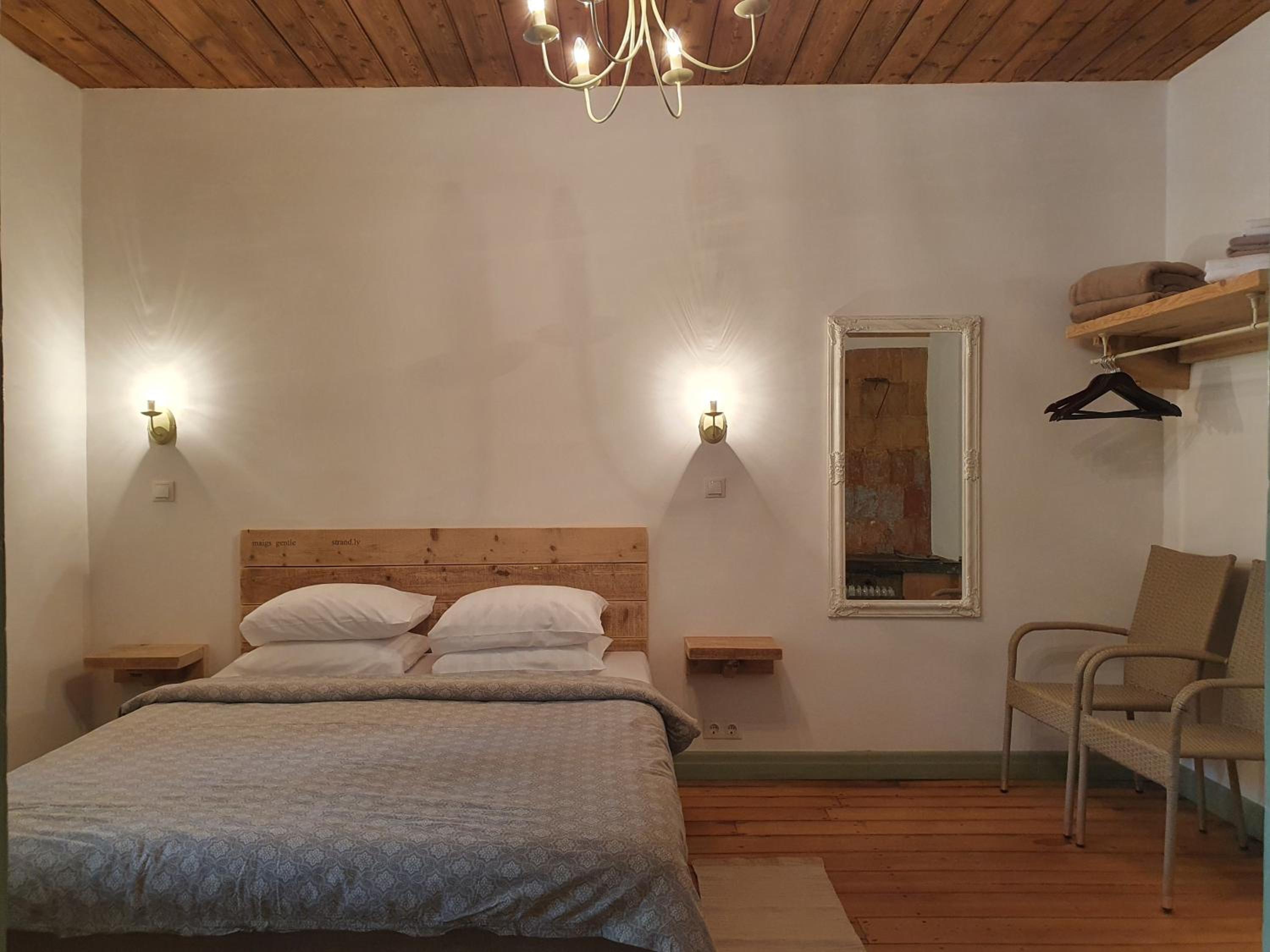 One-Bedroom Apartment - Non-Smoking