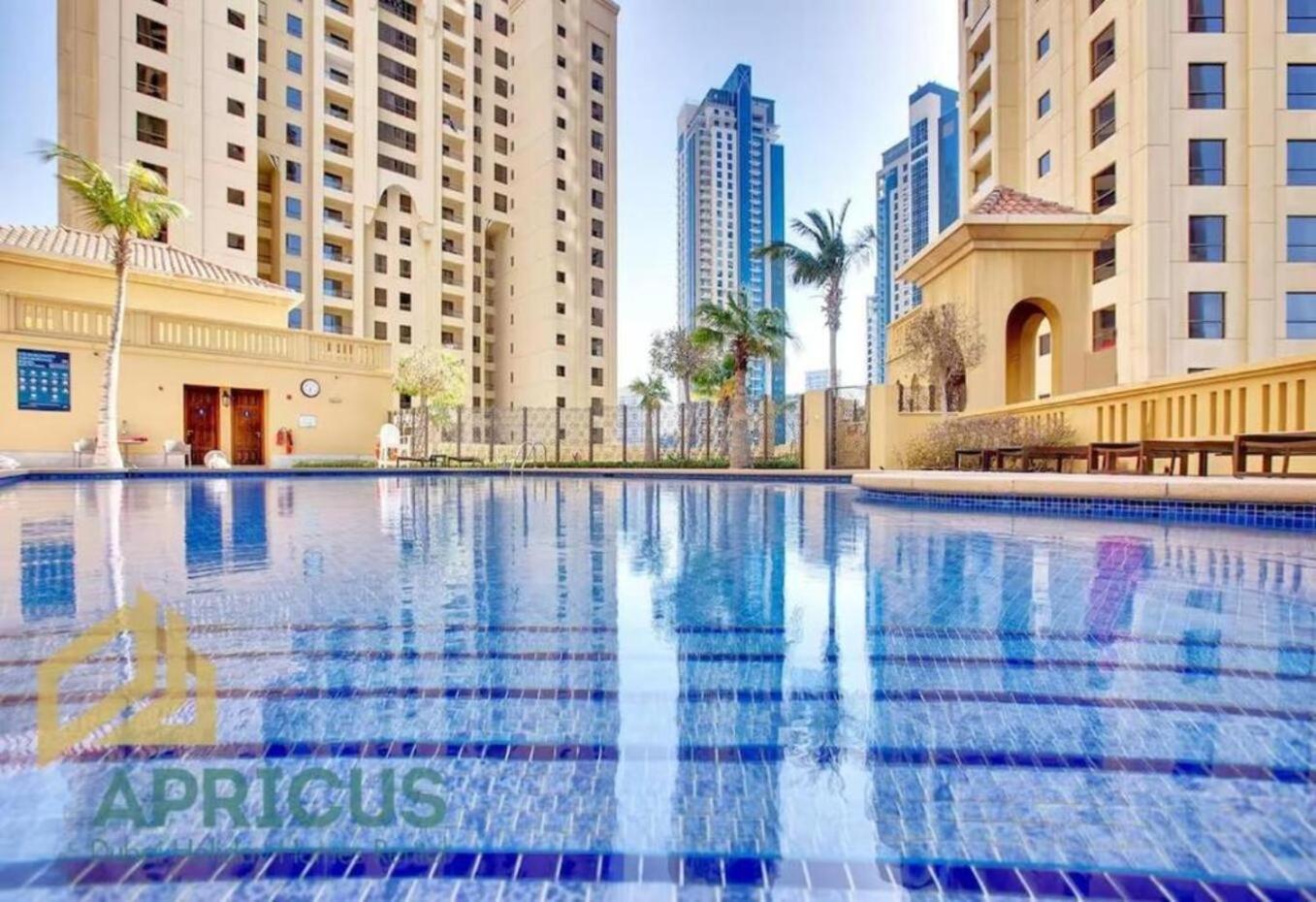 Two-Bedroom Apartment with Balcony and Sea View photo 3