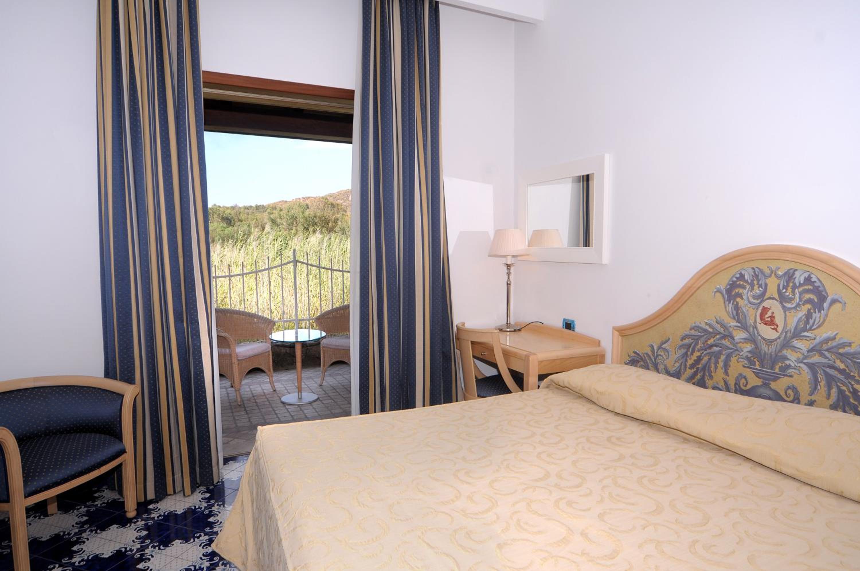 Superior Double or Twin Room - Photo 2