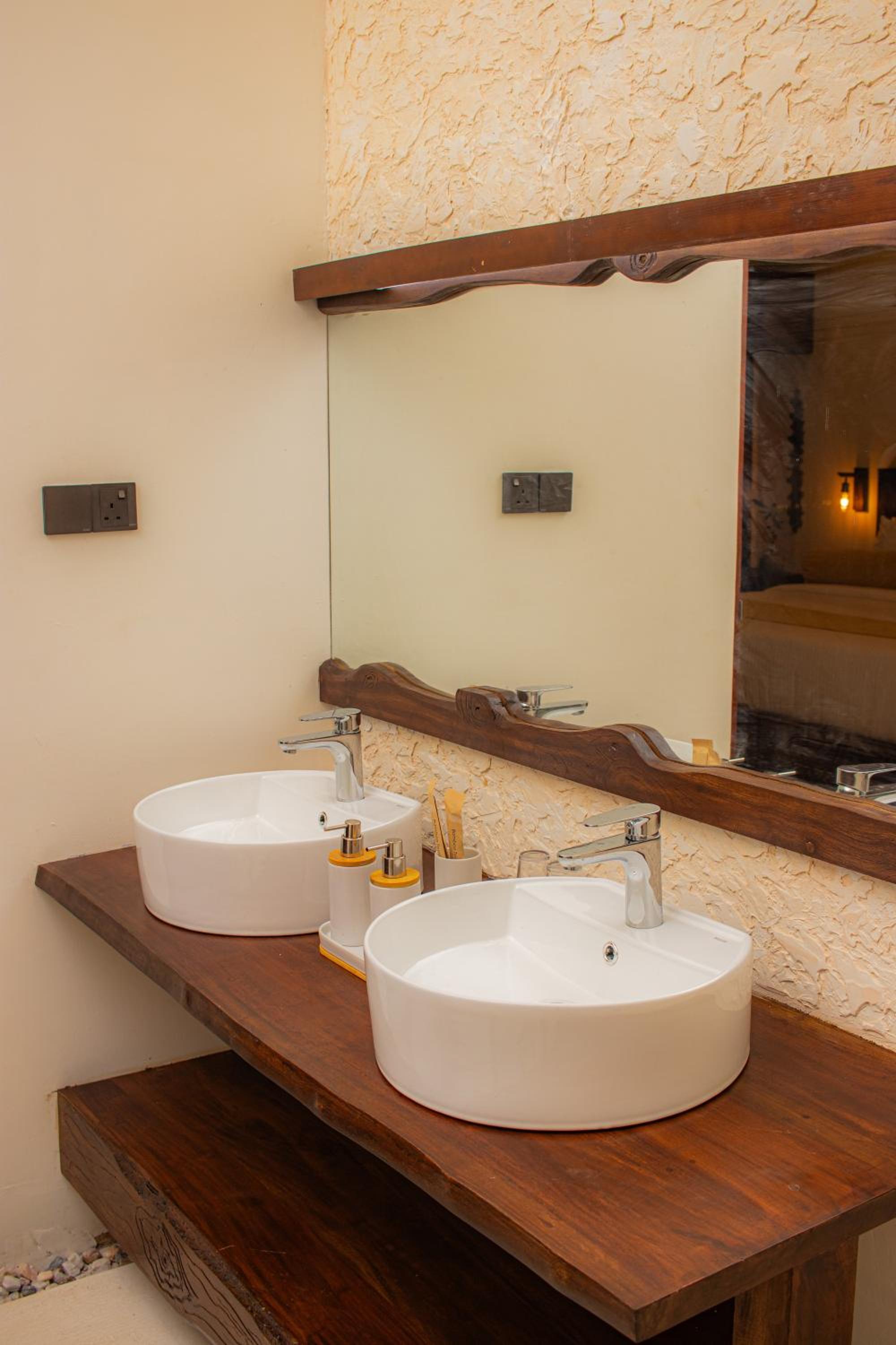 Deluxe Double or Twin Room - Photo 4