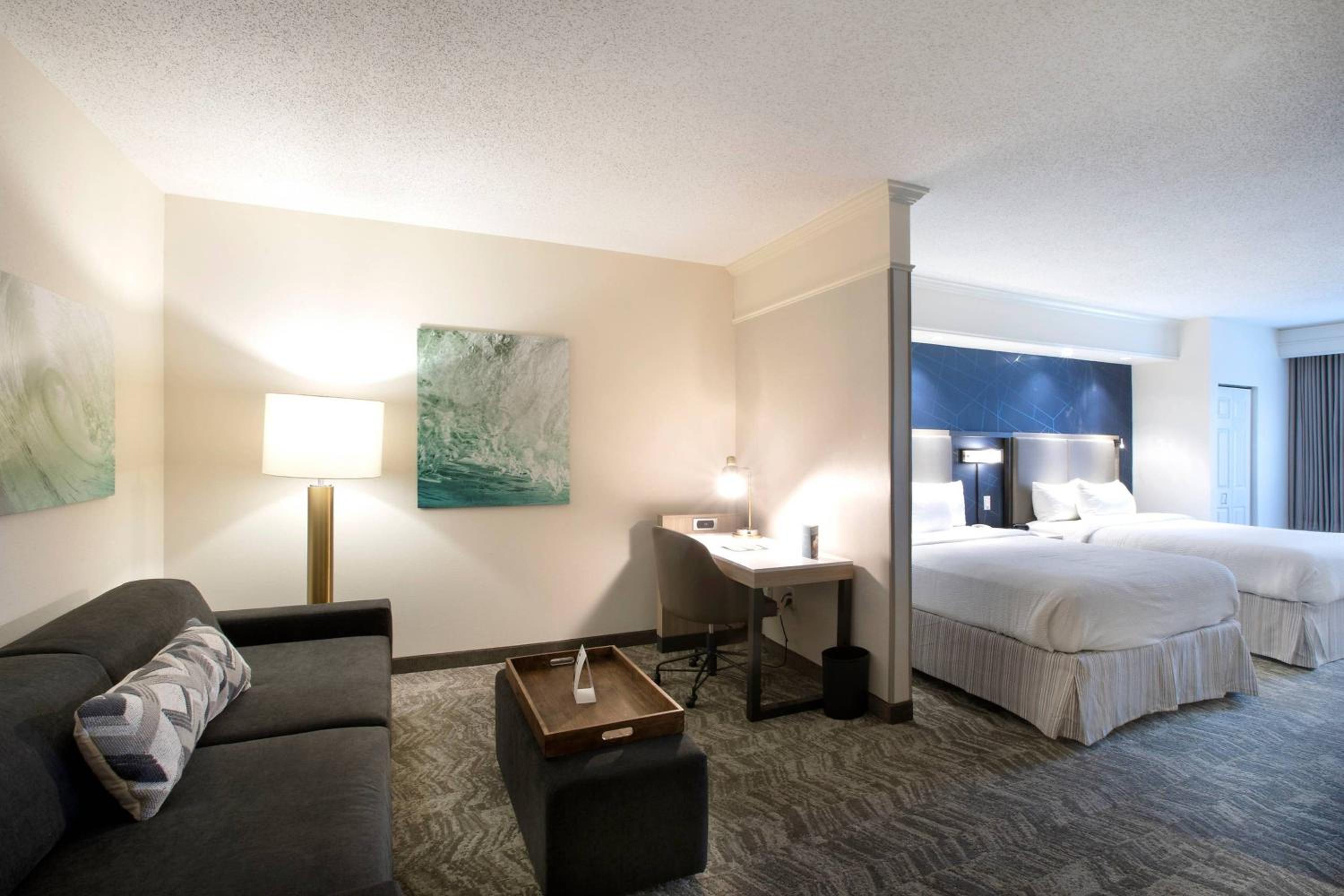 Queen Suite with Two Queen Beds and Trundle Sofa - Hearing Accessible - Photo 6