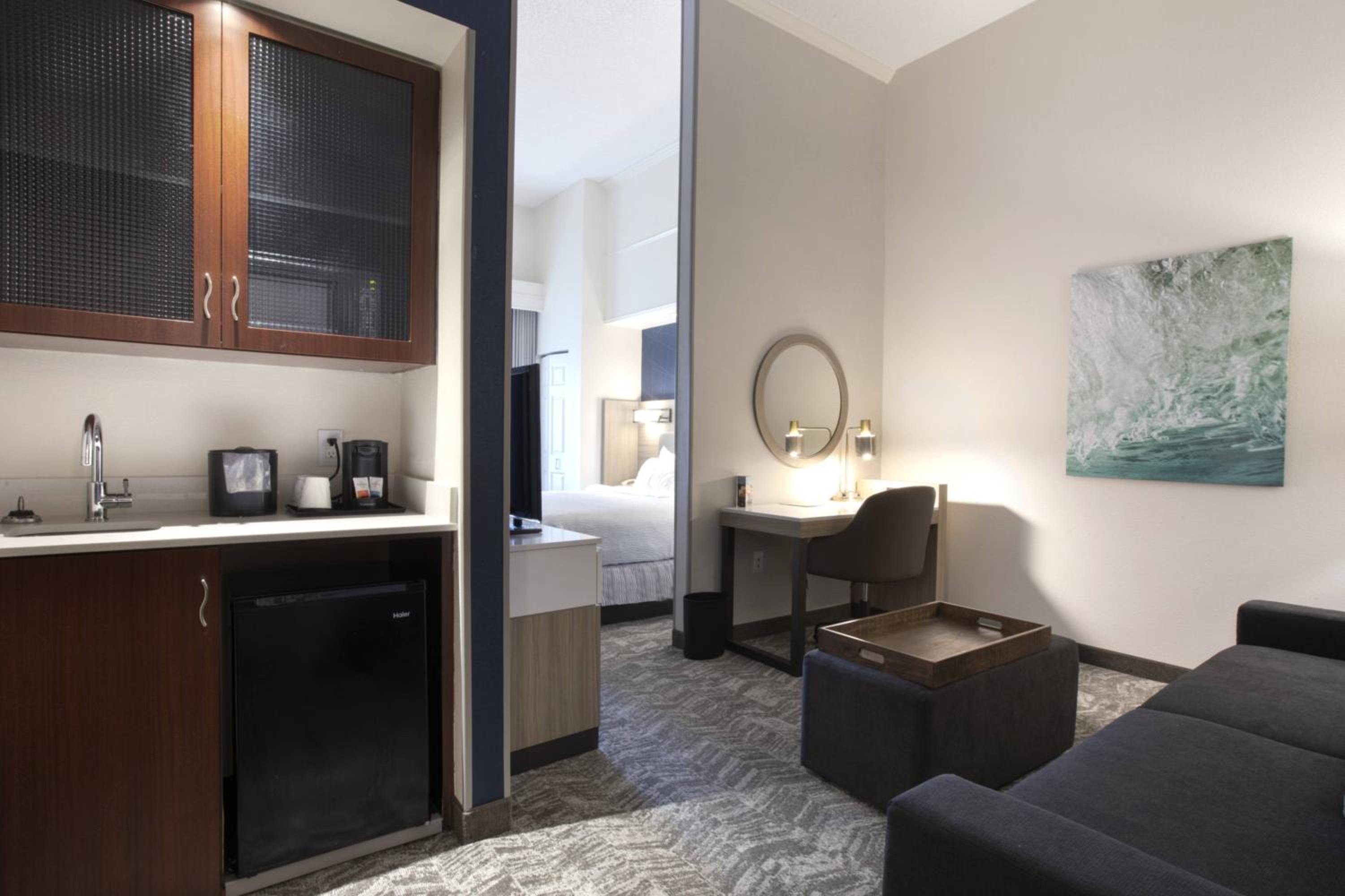 King Suite with Bathtub and Trundle Sofa - Mobility Access/Hearing Accessible - Photo 5