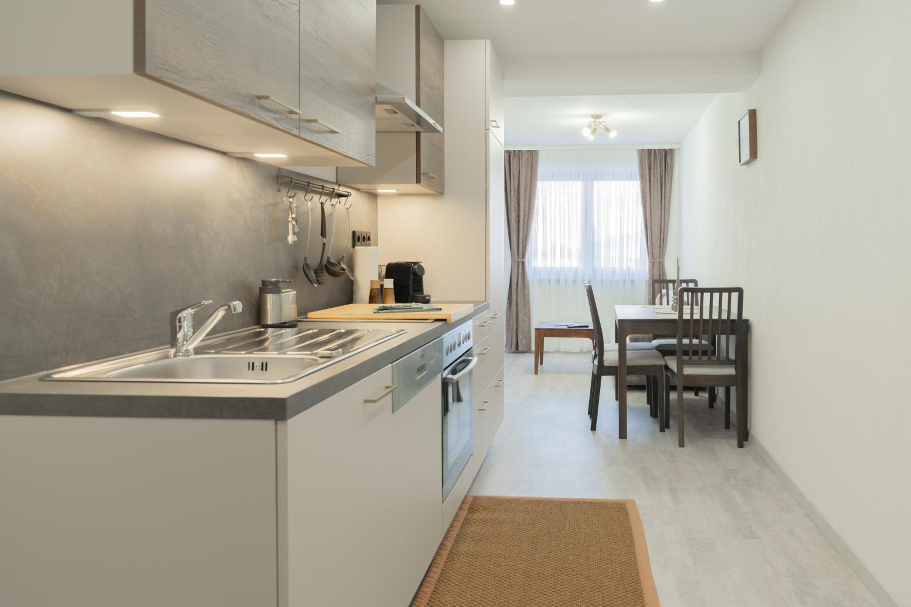 One-Bedroom Apartment with Balcony photo 3