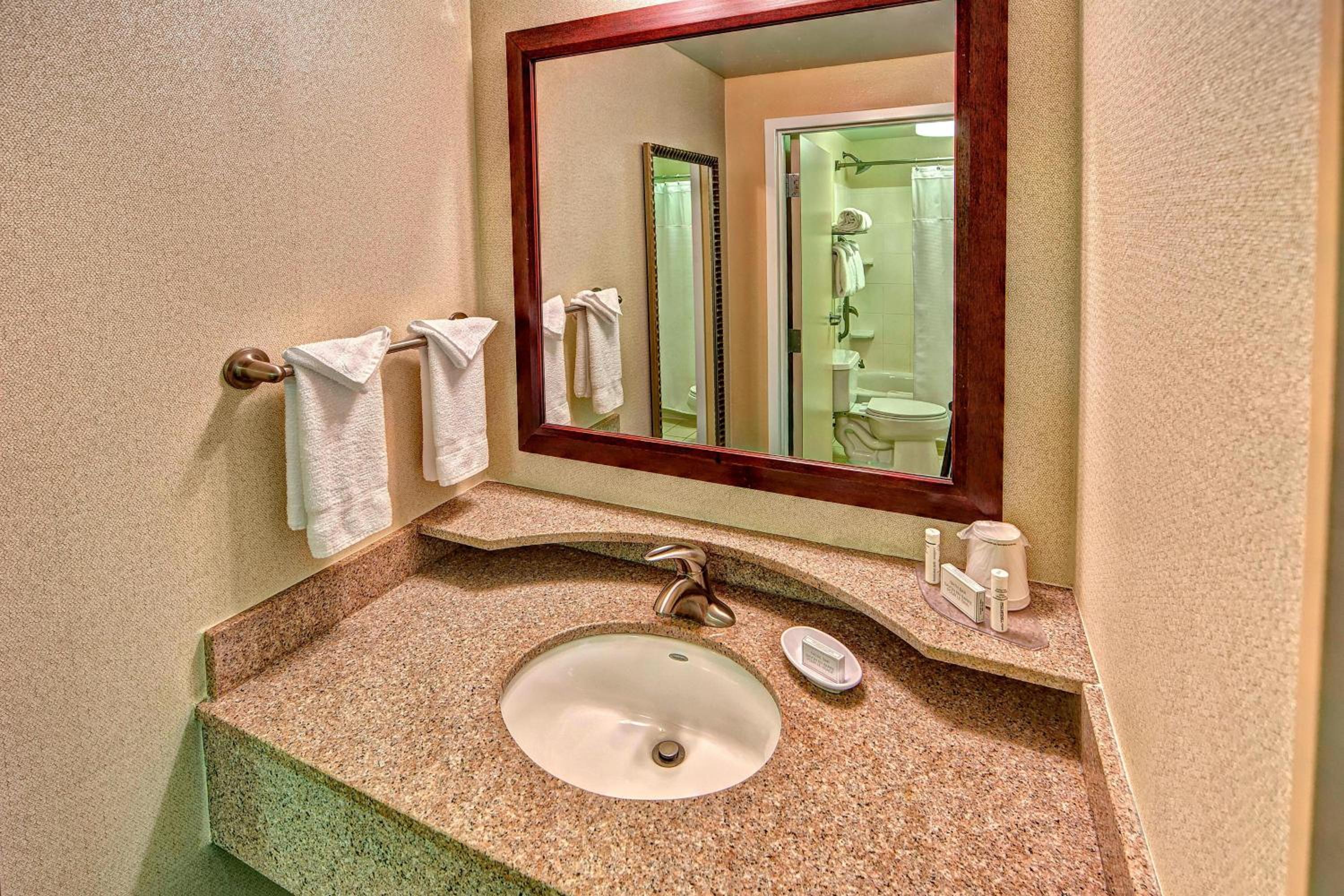 Double Suite with Two Double Beds and Sofa Bed - Photo 3