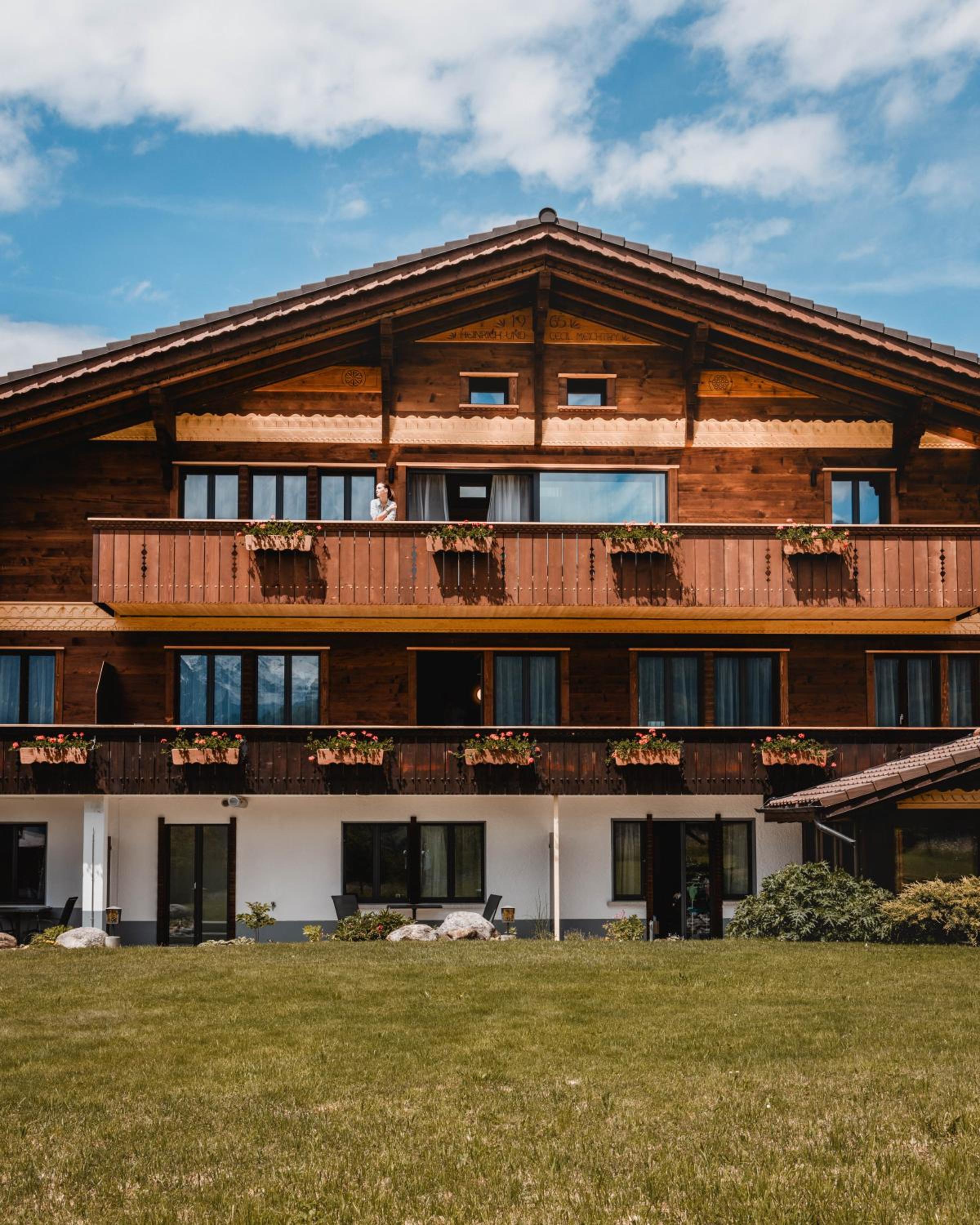 Suite with Mountain View