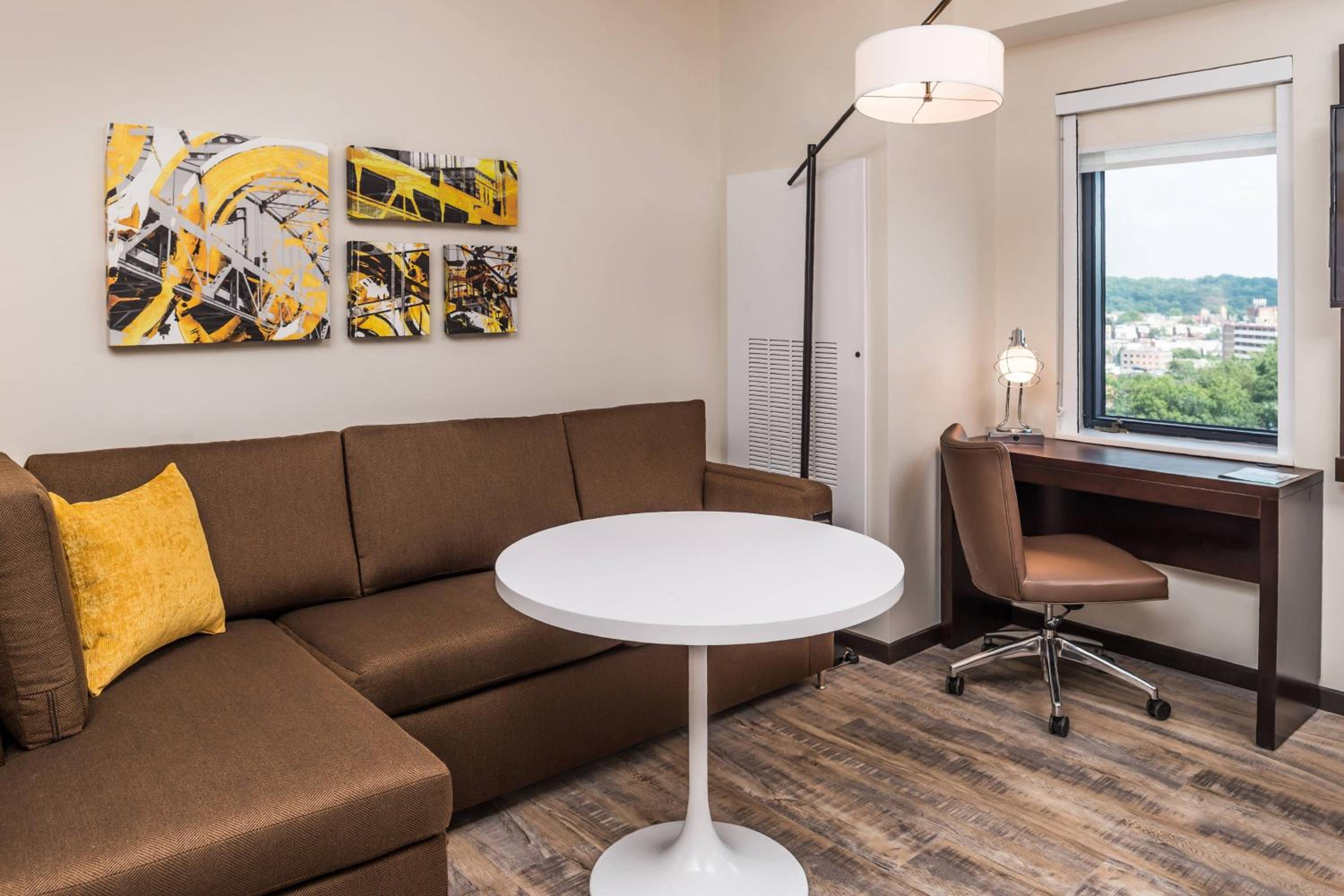 King Studio with Sofa Bed and Transfer Shower - Mobility and Hearing Accessible photo 2