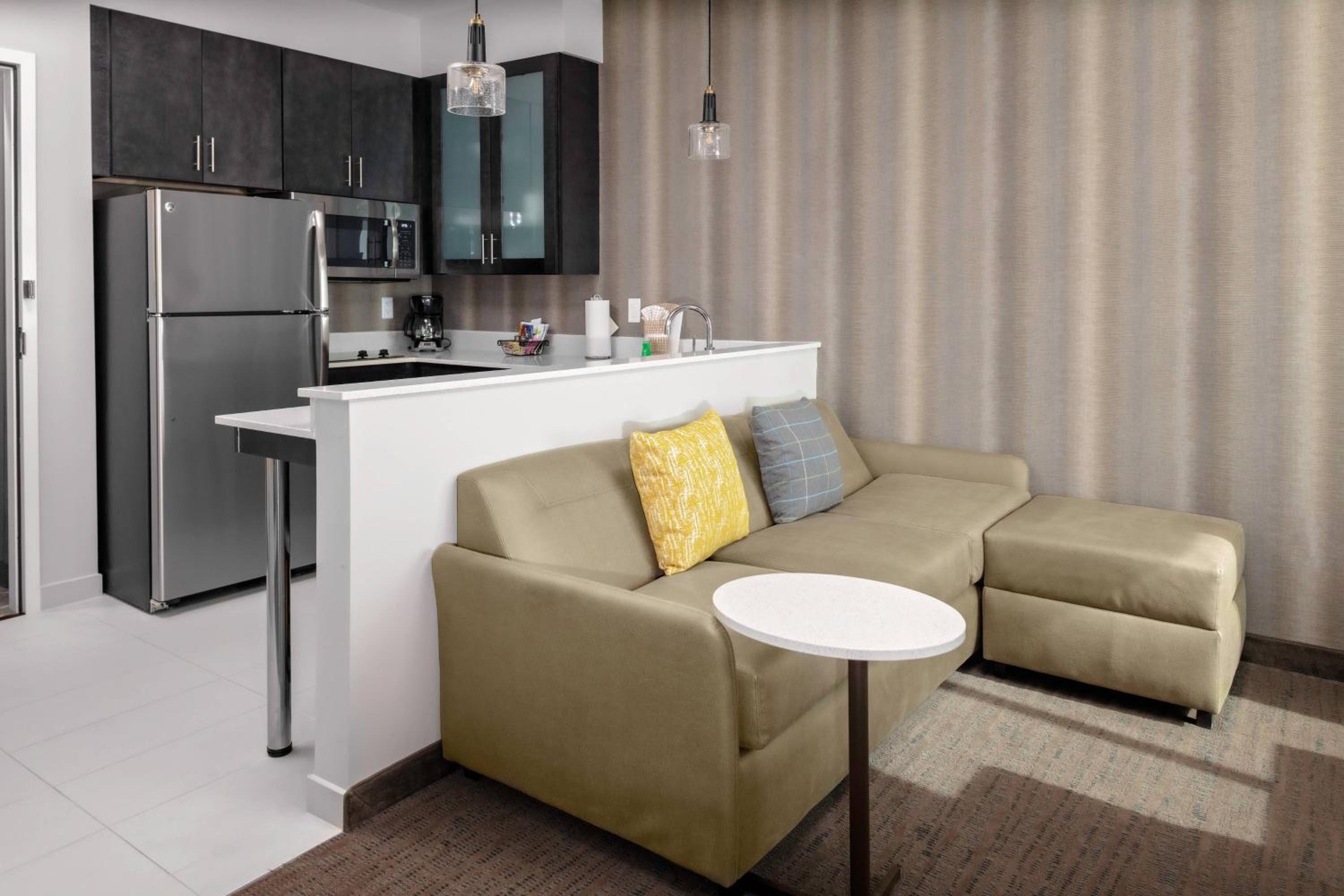 King Studio with Sofa Bed and Adapted Tub - Mobility Accessible photo 2