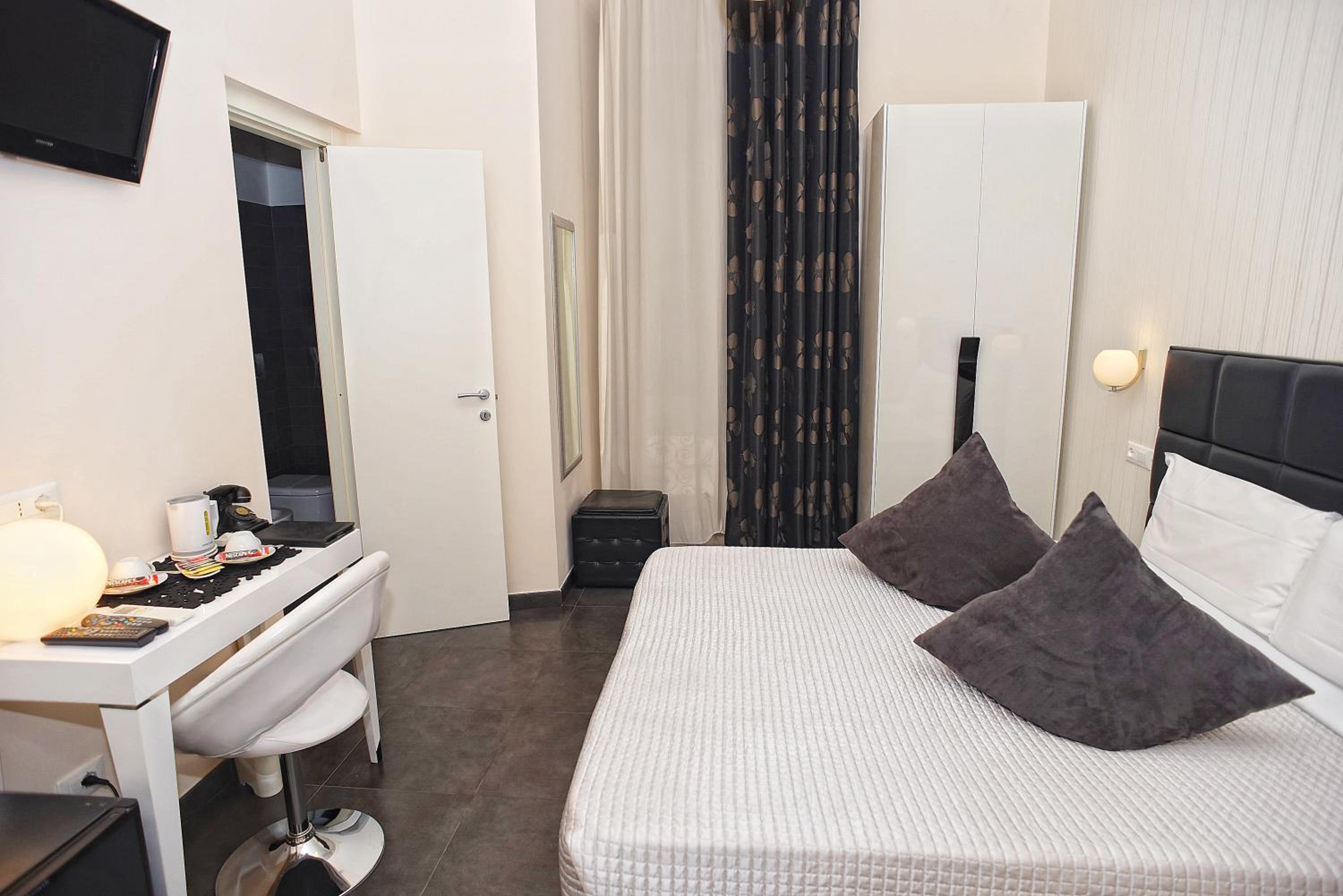 Double or Twin Room photo 3