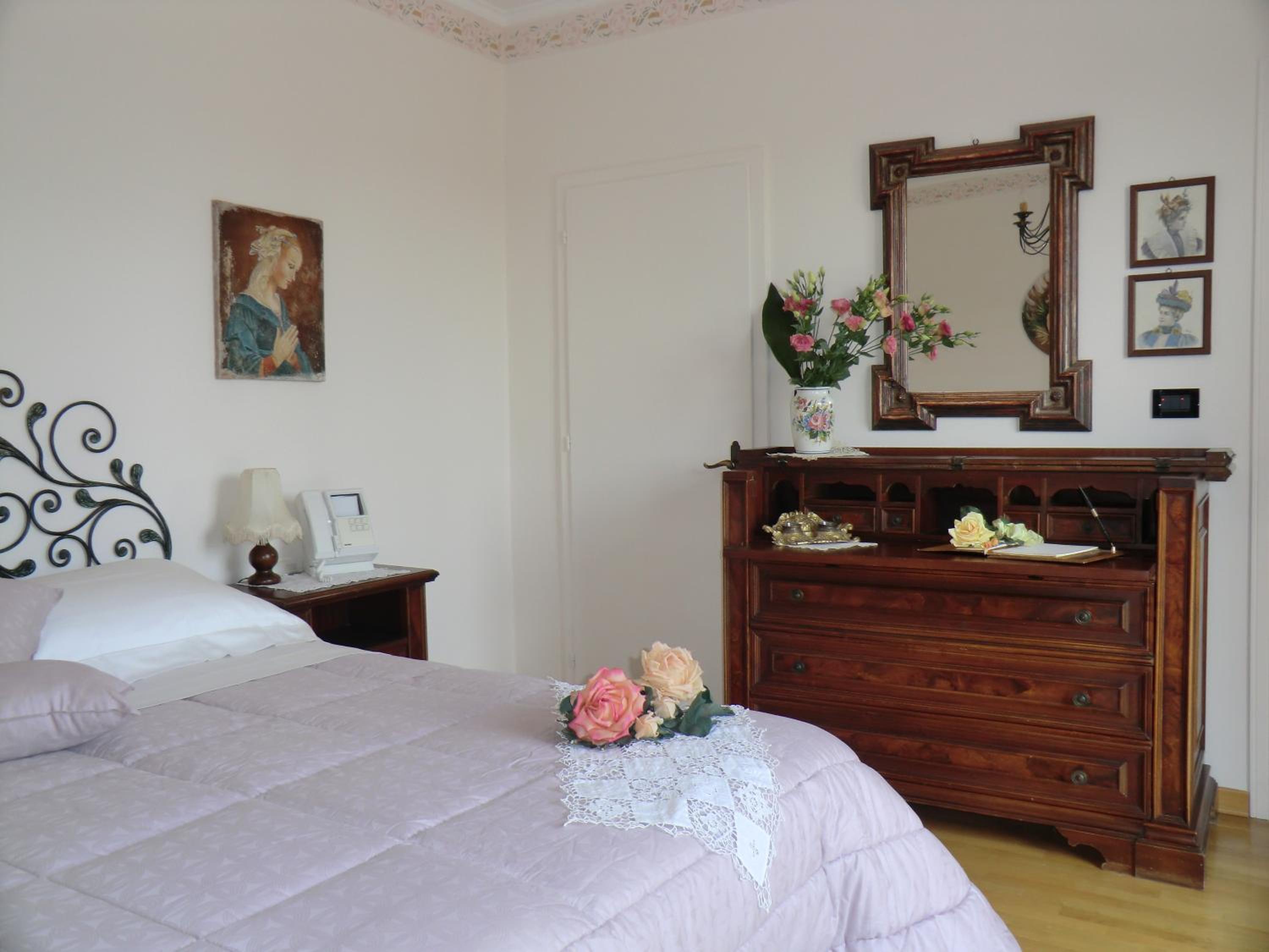 Double Room - Photo 16