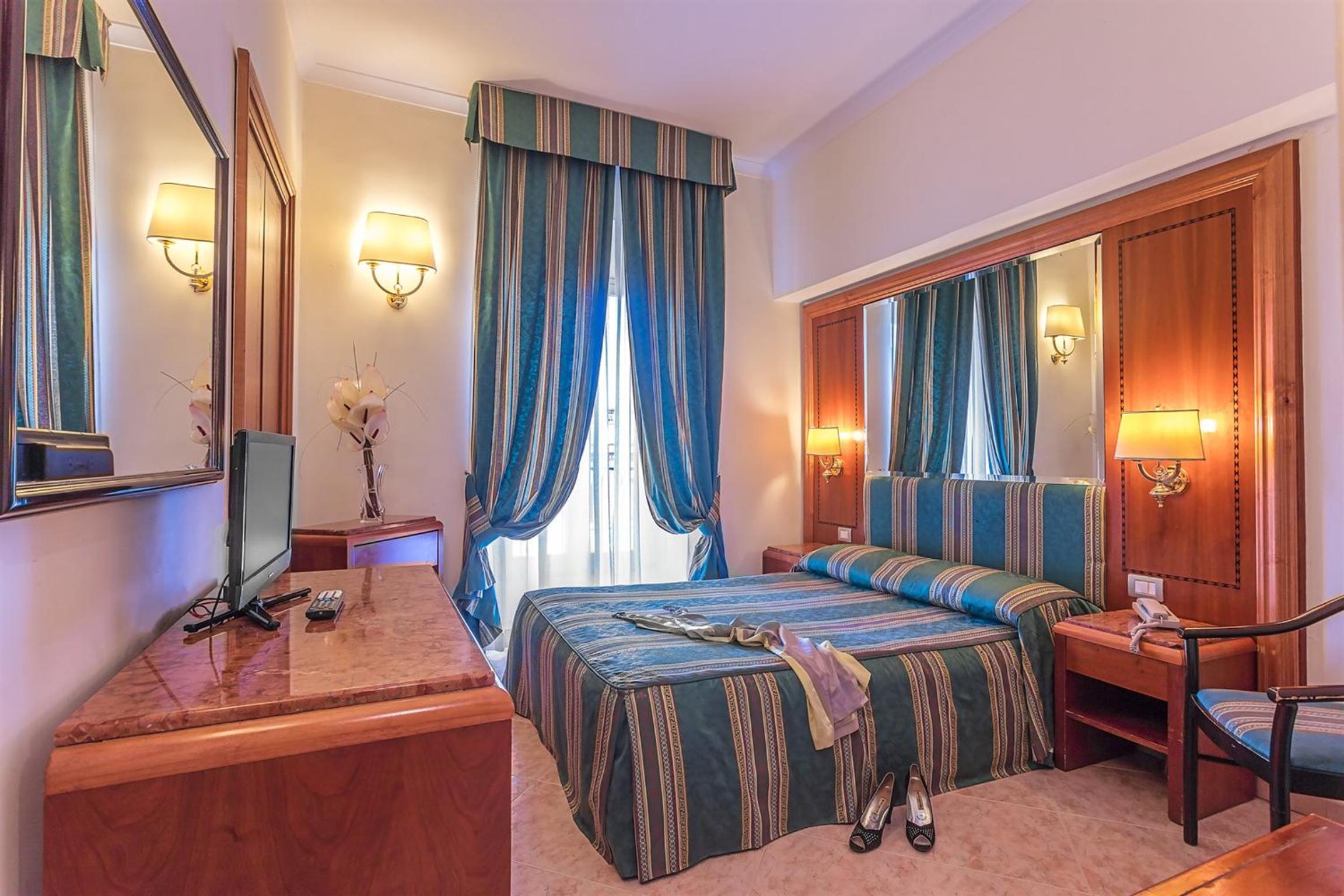 Standard Double or Twin Room photo 3
