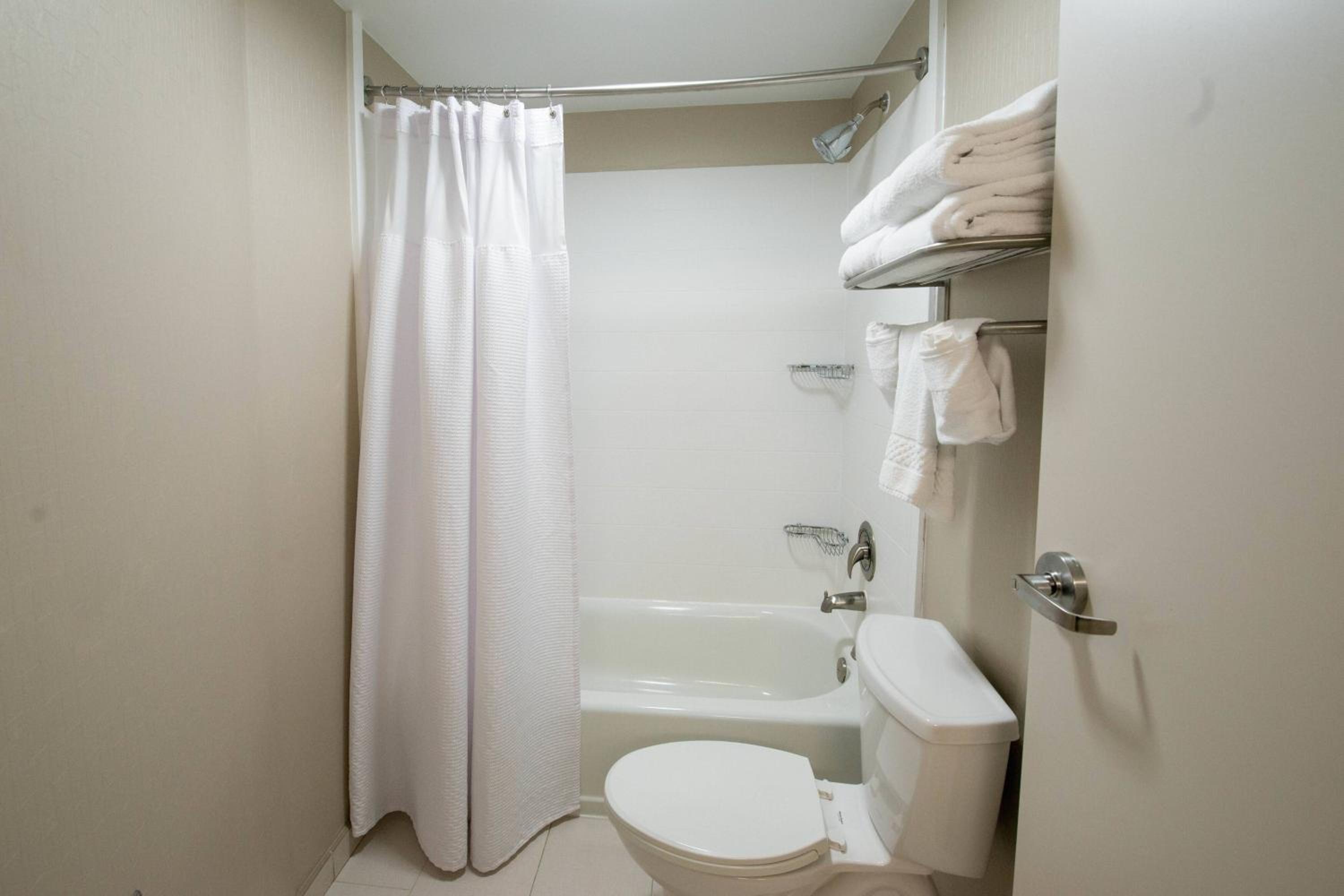 King Studio - Hearing Accessible - Photo 5