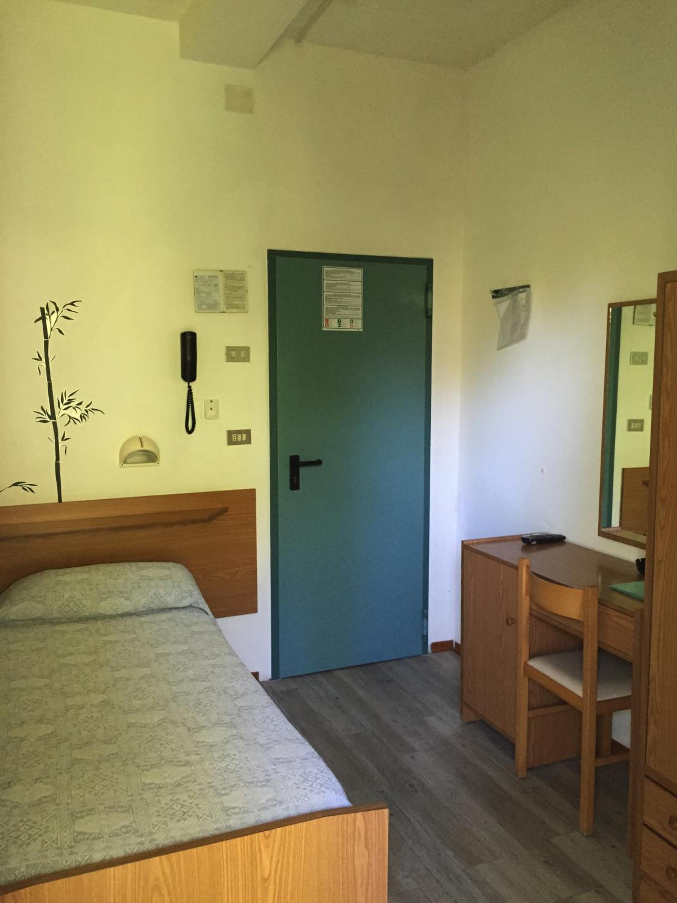 Single Room - Photo 1