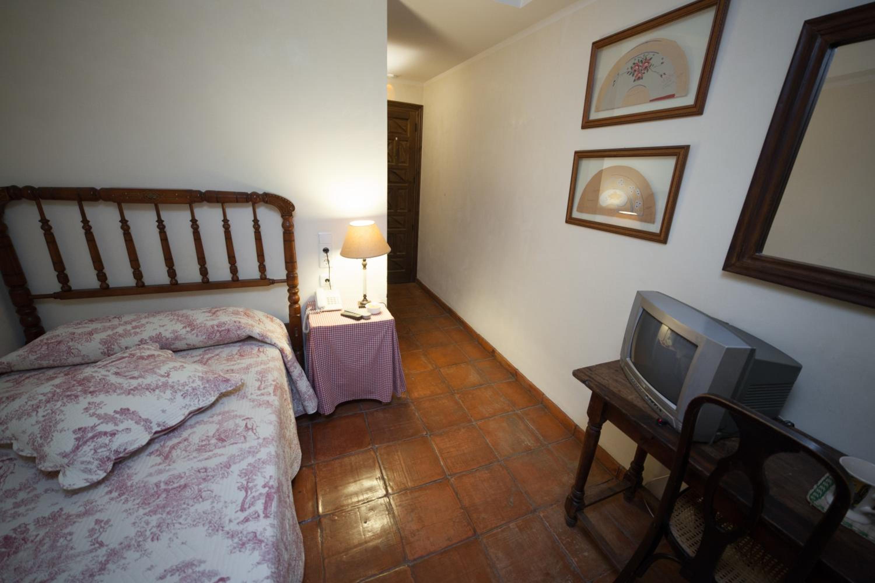 Single Room photo 2