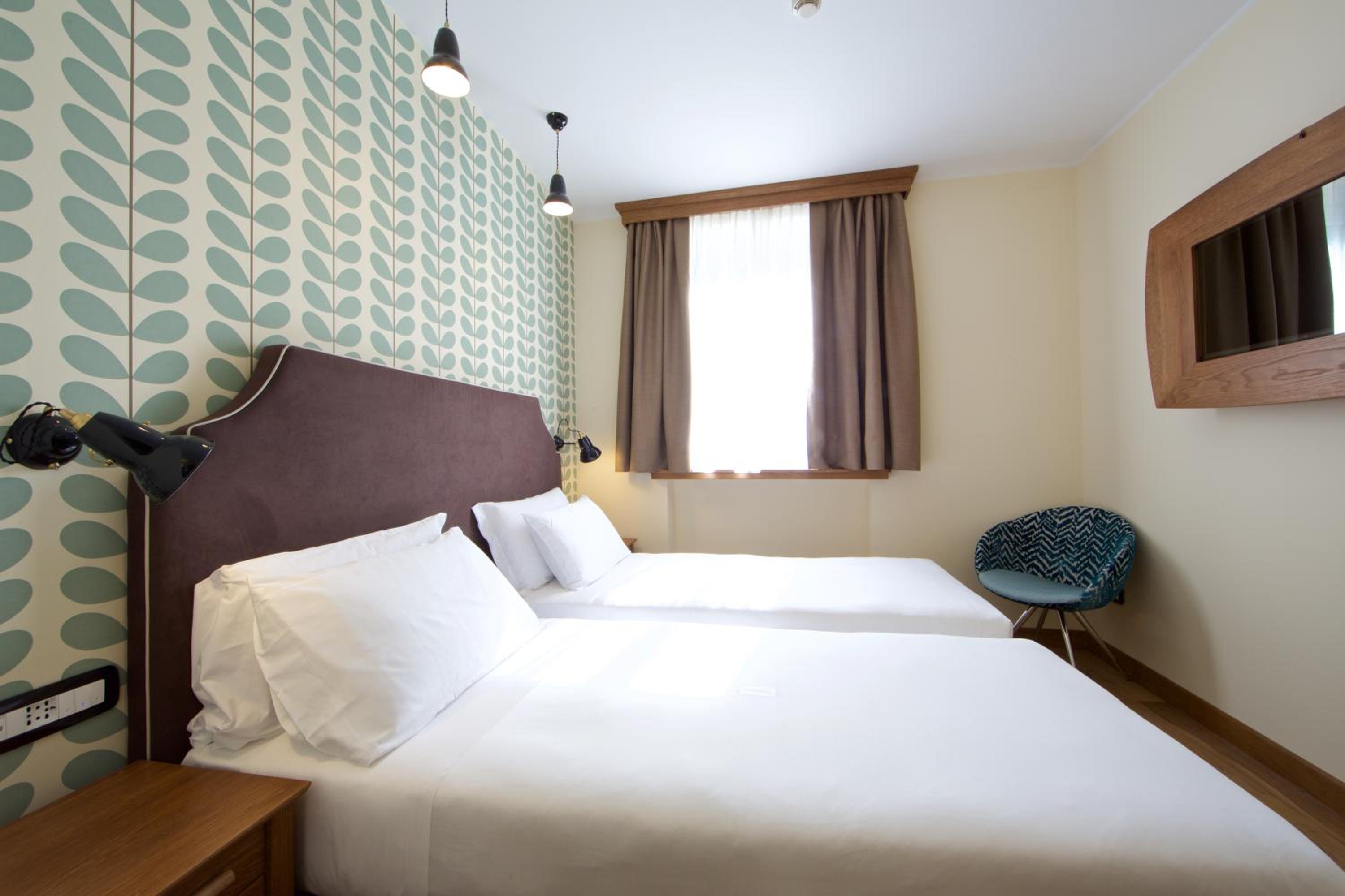 Classic Double or Twin Room - Photo 10